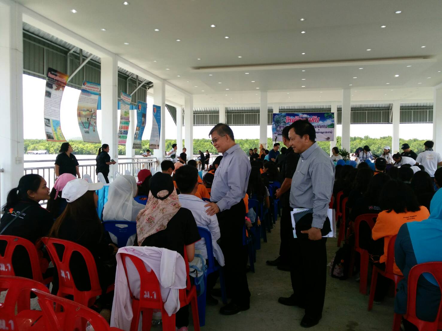 คณะทำงานขับเคลื่อนการพัฒนาเศรษฐกิจฐานรากและประชารัฐลงพื้นที่ตรวจเยี่ยมและติดตามผลการดำเนินงานการพัฒนาเศรษฐกิจฐานรากและประชารัฐ จังหวัดภูเก็ต