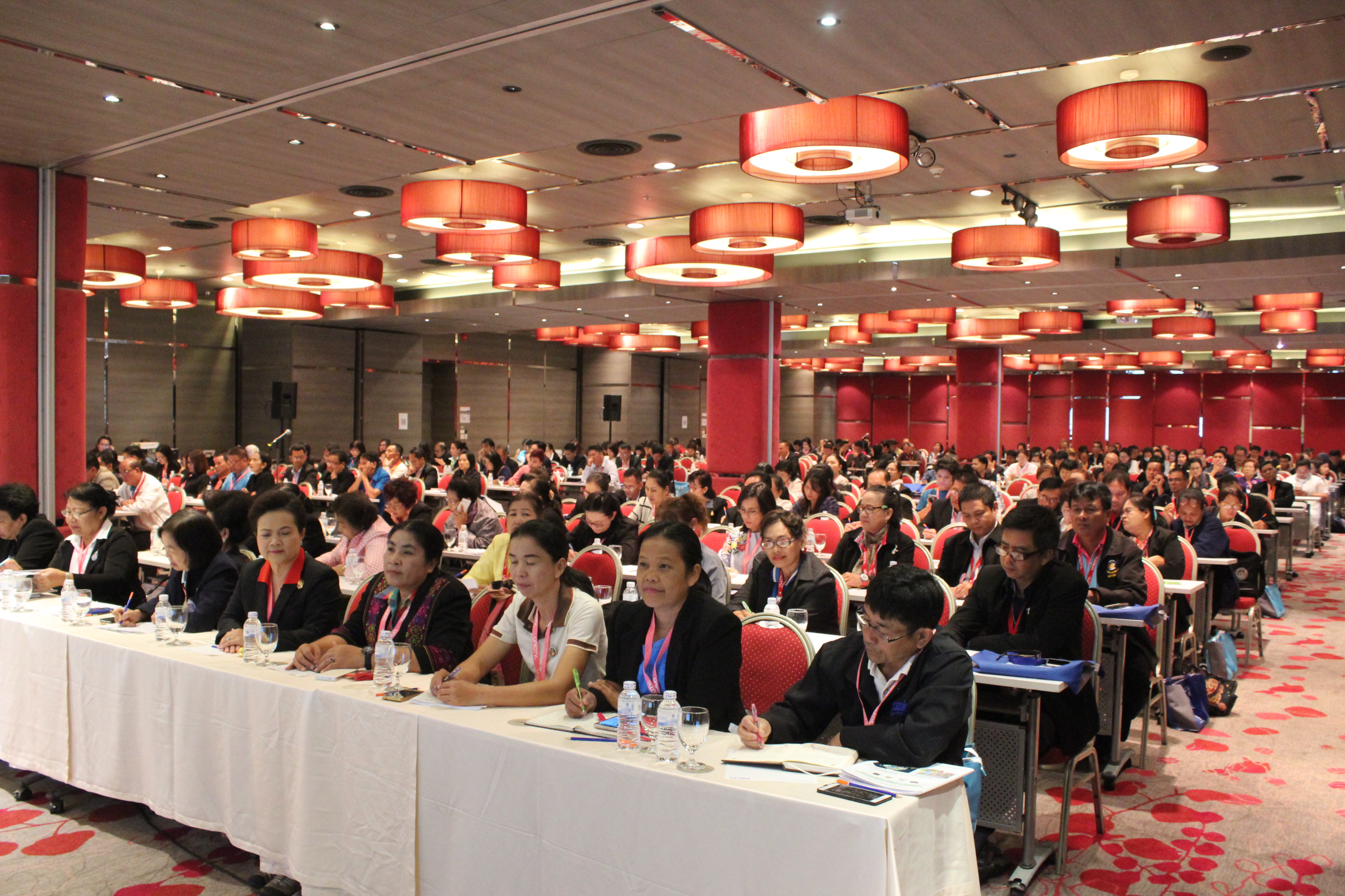 โครงการประชุมทีมสนับสนุนการขับเคลื่อนกิจกรรมการน้อมนำหลักปรัชญาของเศรษฐกิจพอเพียงไปสู่การปฎิบัติ ระดับประเทศ