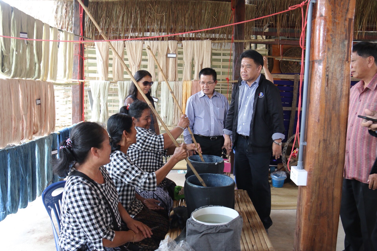 พ.ช. เตรียมโชว์ OTOP เด่น “เทวาผ้าไทย” หนองบัวลำภู เสนอนายกรัฐมนตรี