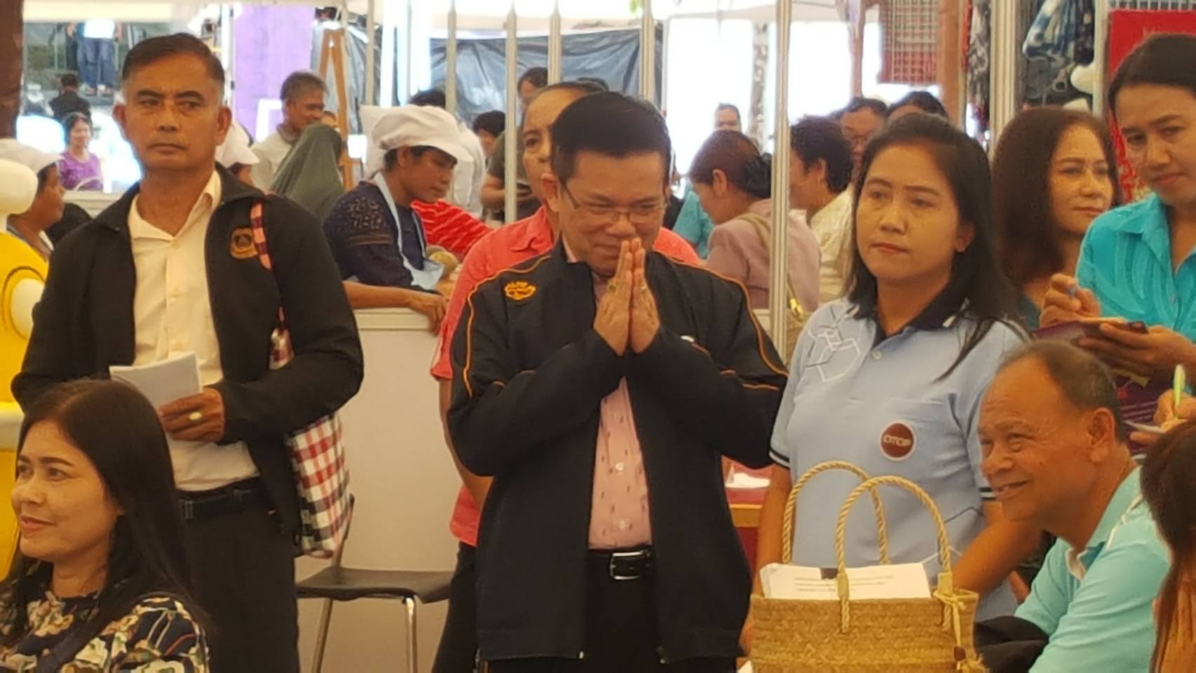 ผู้อำนวยการสำนักเสริมสร้างความเข้มแข็งชุมชน ลงพื้นที่เยี่ยมเยียนให้กำลังใจทีมเจ้าหน้าที่พัฒนาชุมชน