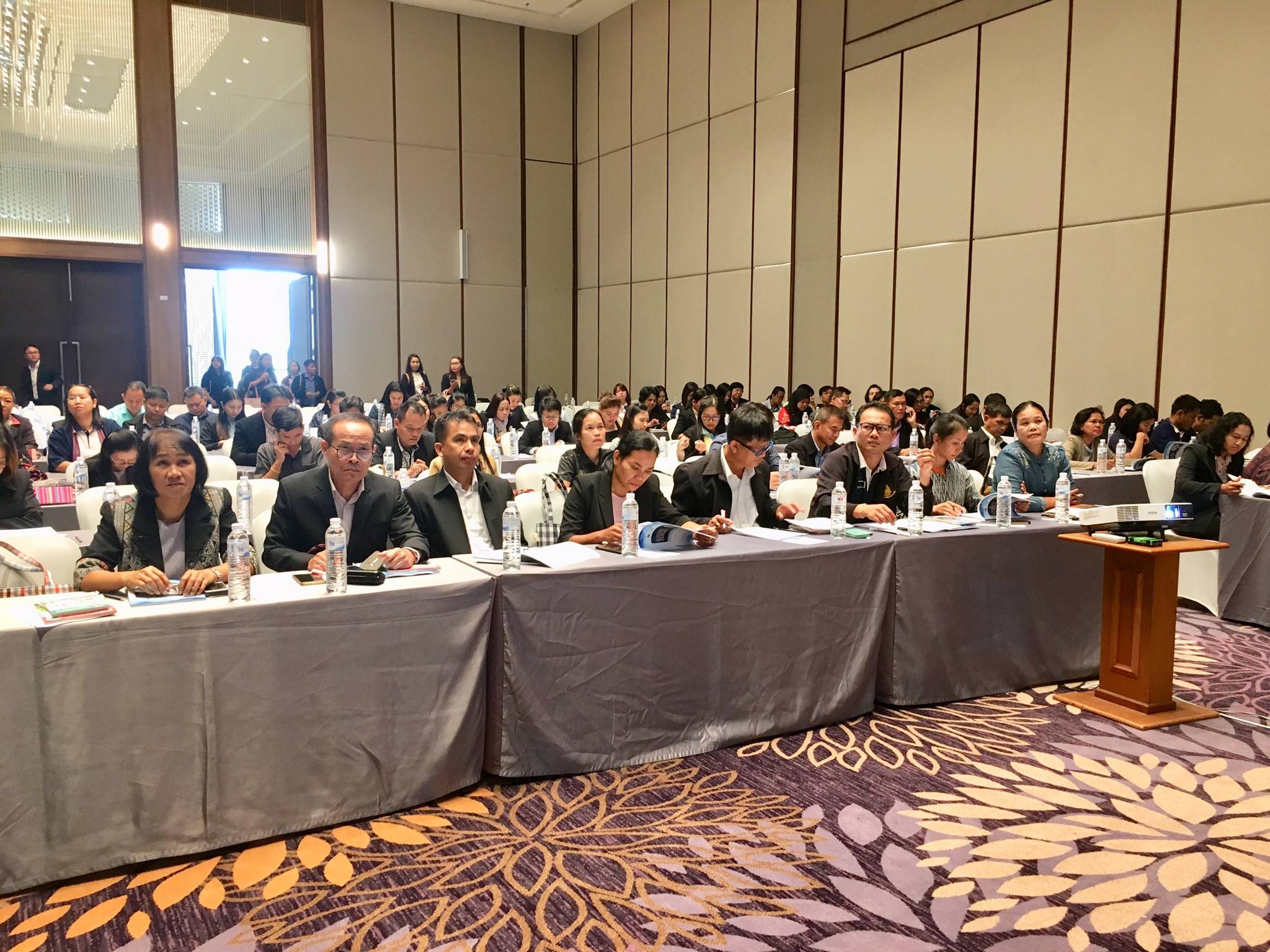 นายโชคชัย แก้วป่อง รองอธิบดีกรมการพัฒนาชุมชนเป็นประธานเปิดโครงการ ประชุมเชิงปฏิบัติการสร้างความรู้ ความเข้าใจ แนวทาง รวมถึงกิจกรรมในการพัฒนากลุ่มอาชีพ