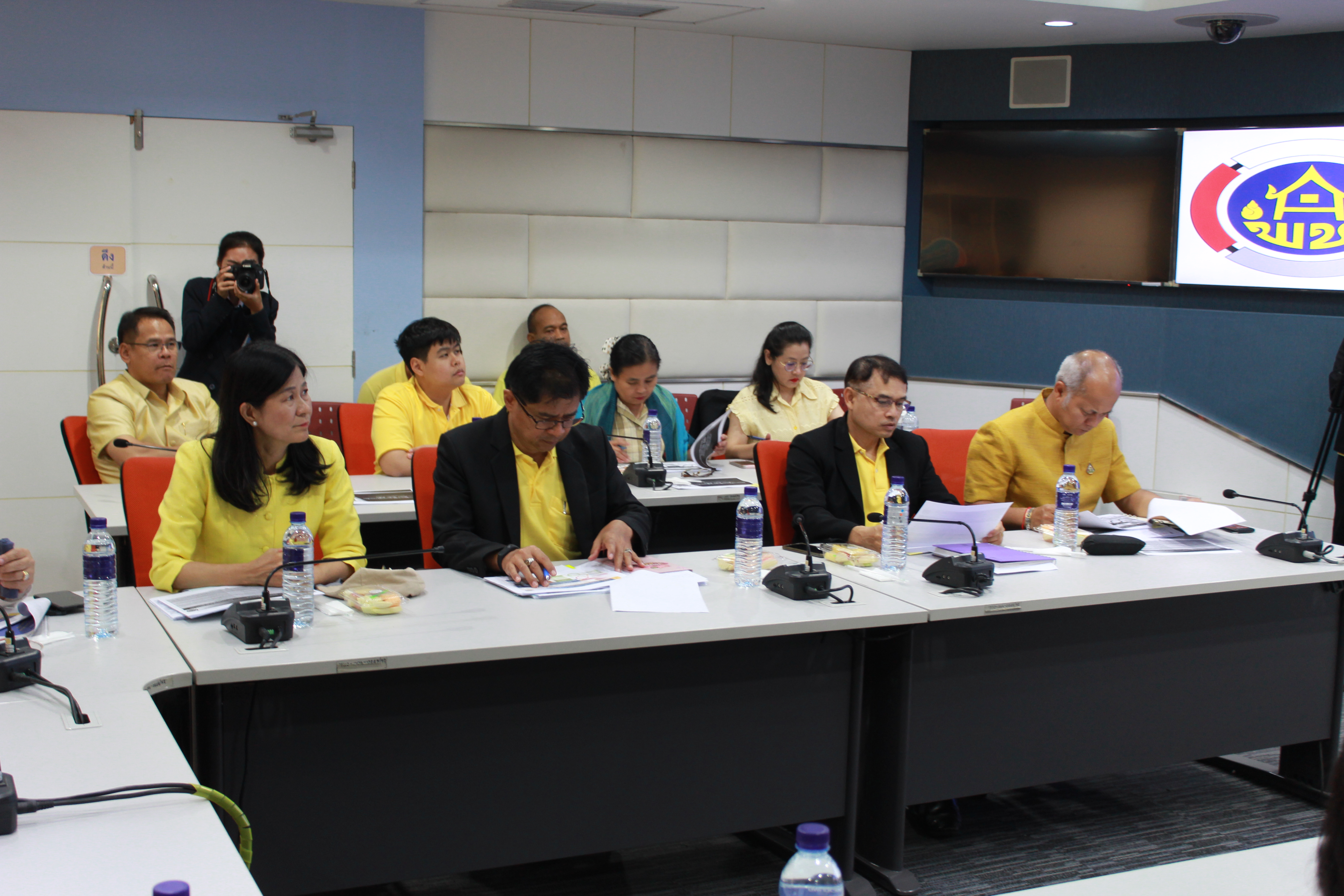 ประชุมโครงการหมู่บ้านเศรษฐกิจพอเพียง “มั่นคง มั่งคั่ง ยั่งยืน” เฉลิมพระเกียรติ ผ่านระบบ VDO Conference ?
