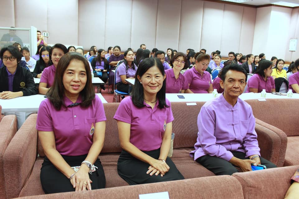 ชมรมแม่บ้าน พช. มอบทุนการศึกษาบุตรข้าราชการ เจ้าหน้าที่ กรมการพัฒนาชุมชน