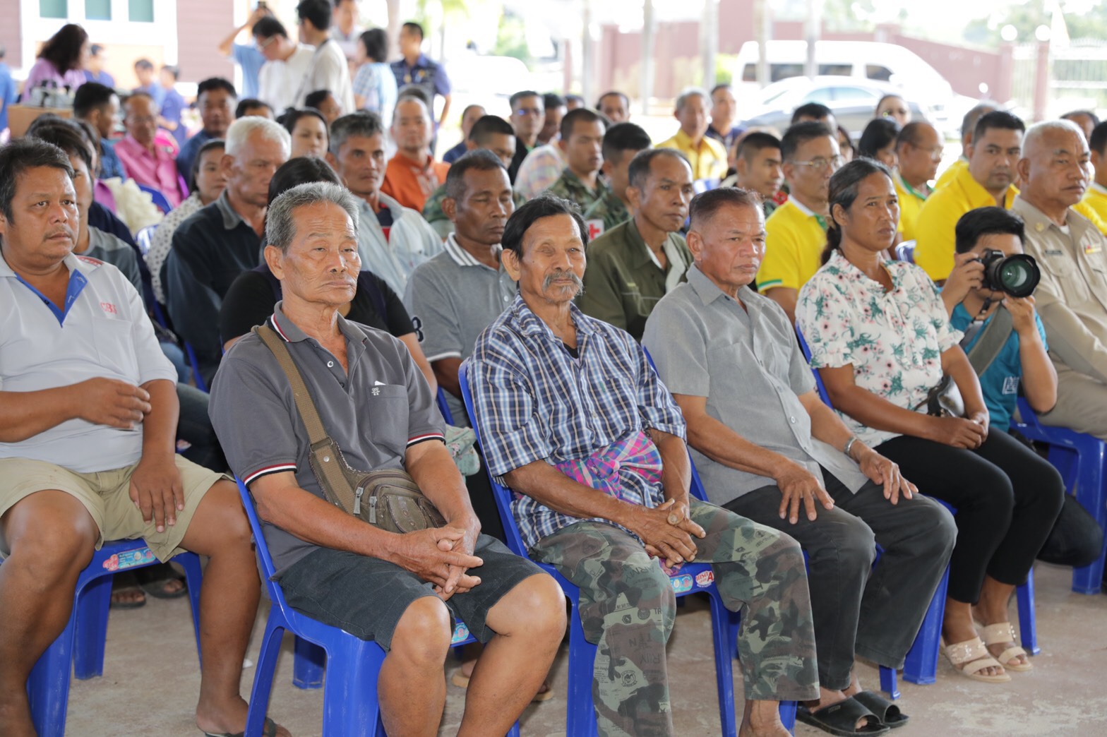 #พัฒนาชุมชนและป่อเต็กตึ๊งร่วมมอบวัสดุอุปกรณ์สนับสนุนการประกอบอาชีพของครัวเรือนยากจนเป้าหมาย