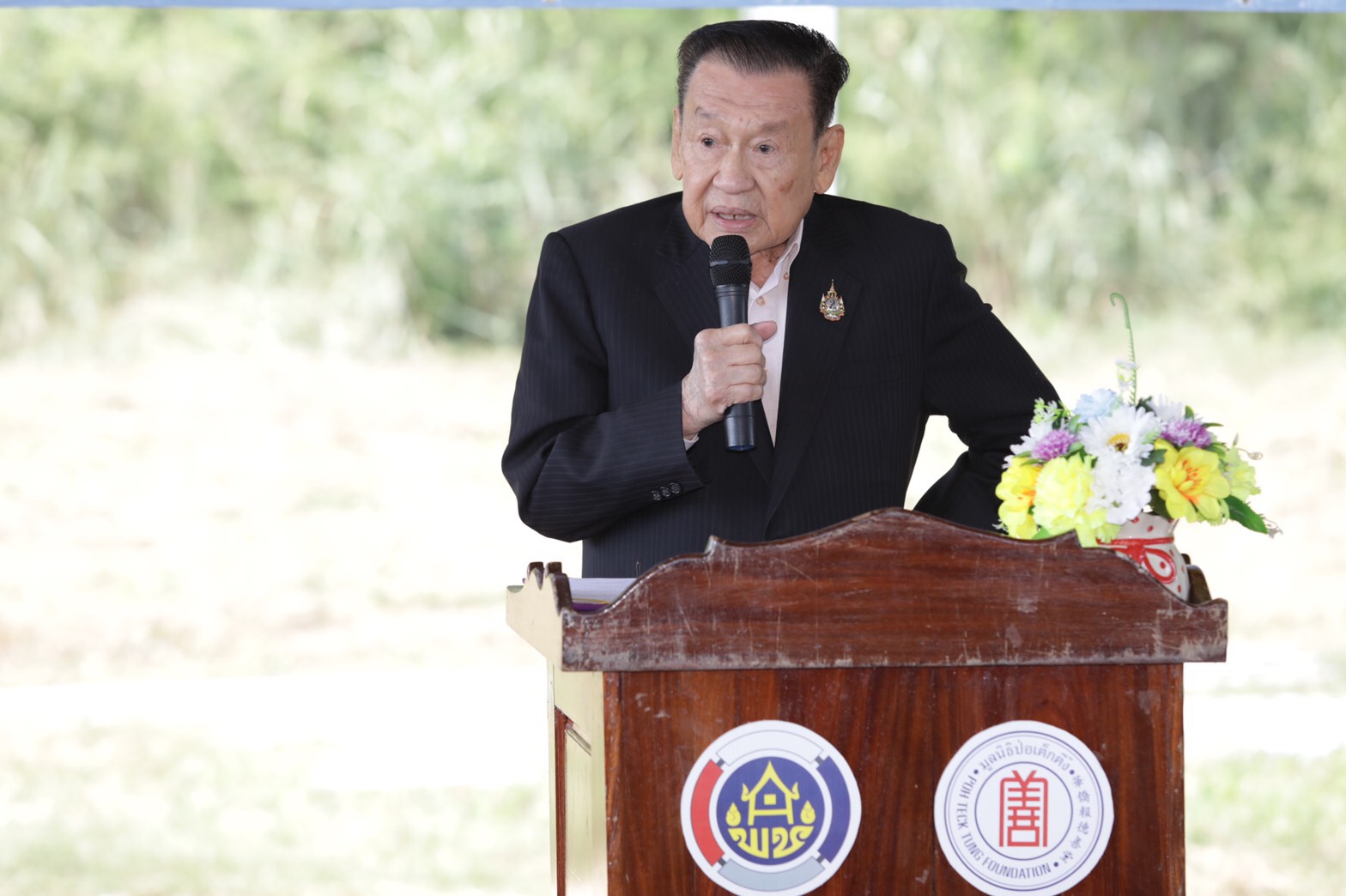 #พัฒนาชุมชนและป่อเต็กตึ๊งร่วมมอบวัสดุอุปกรณ์สนับสนุนการประกอบอาชีพของครัวเรือนยากจนเป้าหมาย