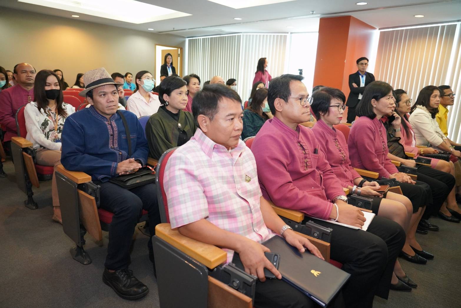 พช.จับมือการบินกรุงเทพ ดึงนักท่องเที่ยวเข้าหมู่บ้าน OTOP นวัตวิถี สร้างรายได้สู่ชุมชน