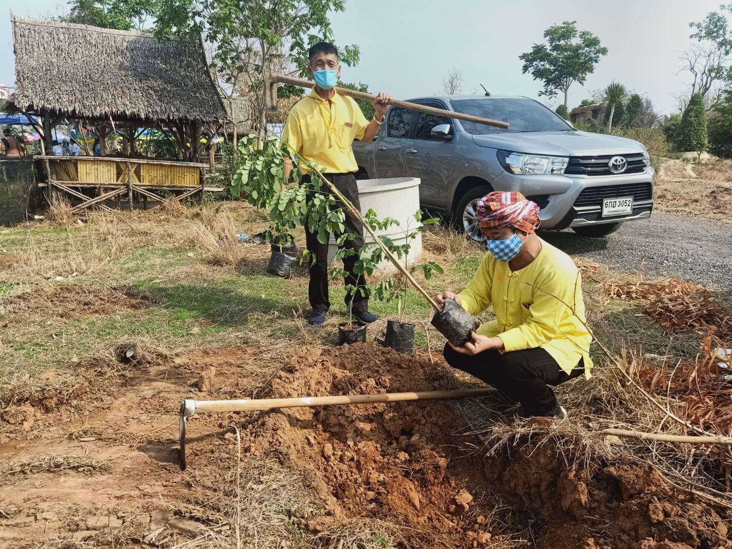 พช.ปลูกป่าเฉลิมพระเกียรติเนื่องในโอกาสมหามงคลพระราชพิธีบรมราชาภิเษก ครบรอบ 1 ปี