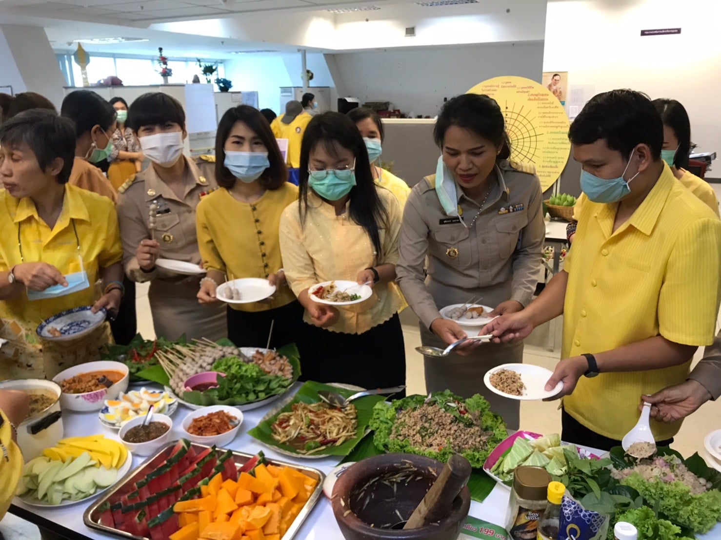 นางสาวนิภา ทองก้อน ผู้อำนวยการสำนักเสริมสร้างความเข้มแข็งชุมชน มอบหมายให้นางวรรณา ลิ่มพานิชย์ นักวิชาการพัฒนาชุมชนเชี่ยวชาญ เป็นประธานเปิดงาน “Veget of love : สสช. ปันผัก ปันรัก ปันสุข” ครั้งที่ 5