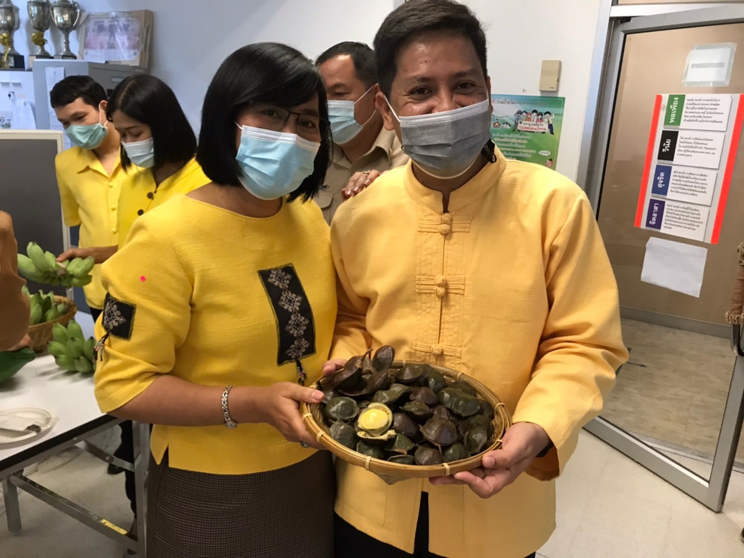 นางสาวนิภา ทองก้อน ผู้อำนวยการสำนักเสริมสร้างความเข้มแข็งชุมชน มอบหมายให้นางวรรณา ลิ่มพานิชย์ นักวิชาการพัฒนาชุมชนเชี่ยวชาญ เป็นประธานเปิดงาน “Veget of love : สสช. ปันผัก ปันรัก ปันสุข” ครั้งที่ 5