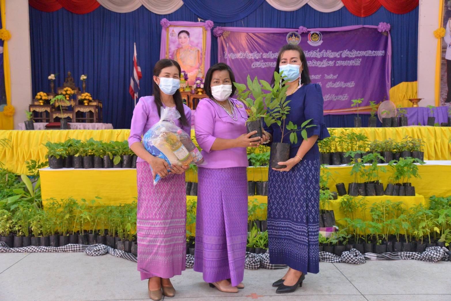 พช.ร้อยเอ็ด จัดกิจกรรมปฏิบัติบูชา เฉลิมพระเกียรติ เนื่องในโอกาสวันเฉลิมพระชนมพรรษาสมเด็จพระนางเจ้าสุทิดา พัชรสุธาพิมลลักษณ พระบรมราชินี”