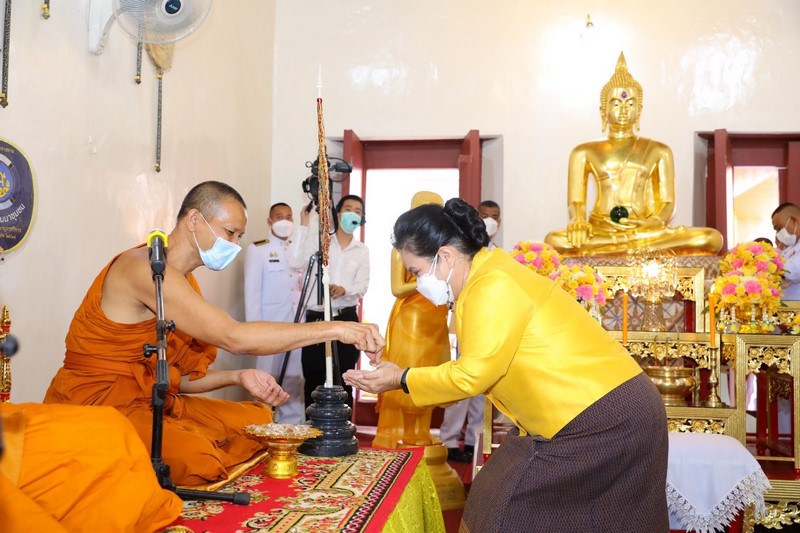 พระบาทสมเด็จพระเจ้าอยู่หัว  ทรงพระกรุณาโปรดเกล้าฯ พระราชทานผ้าพระกฐิน ประจำปี พ.ศ. 2564 ให้กรมการพัฒนาชุมชน นำไปทอดถวาย ณ วัดธรรมามูลวรวิหาร ตำบลธรรมามูล อำเภอเมืองชัยนาท จังหวัดชัยนาท