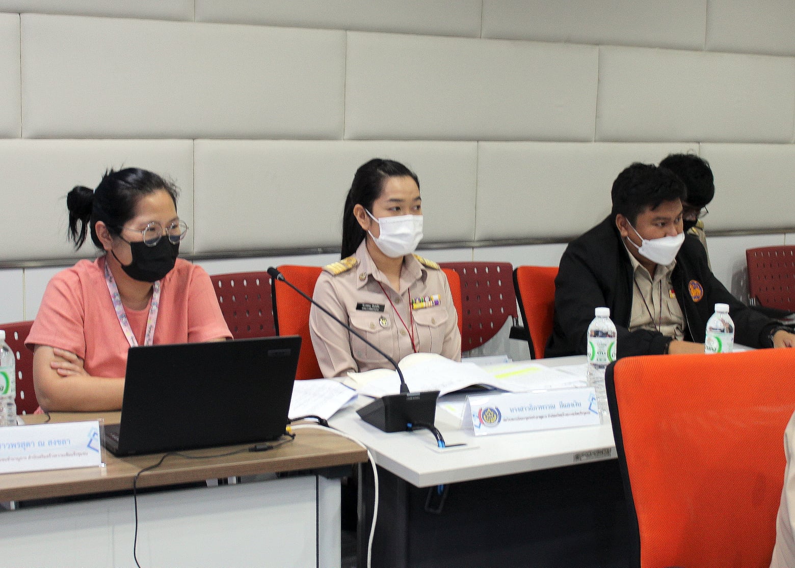 นายสมคิด จันทมฤก อธิบดีกรมการพัฒนาชุมชน เป็นประธานการชี้แจงการดำเนินงานโครงการพัฒนาพื้นที่ต้นแบบการพัฒนาคุณภาพชีวิตตามหลักทฤษฎีใหม่ประยุกต์สู่ “โคก หนอง นา โมเดล