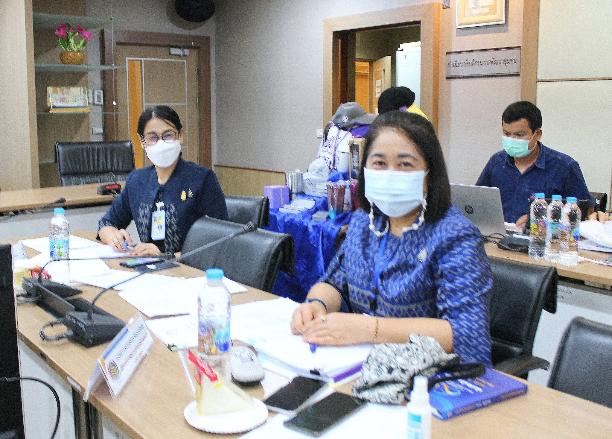 นางสาวนิภา ทองก้อน ผู้อำนวยการสำนักเสริมสร้างความเข้มแข็งชุมชน ประชุมคณะกรรมการบริหารกองทุนพัฒนาเด็กชนบท