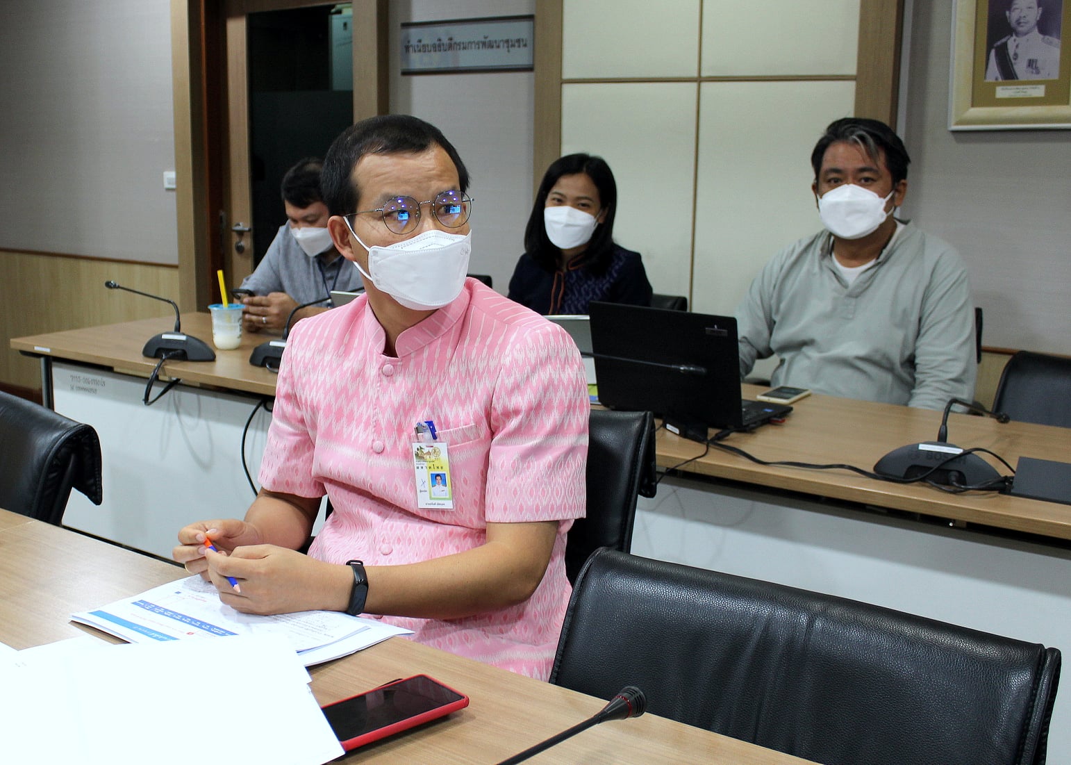นางสาวนิภา ทองก้อน (ผอ.สำนักเสริมสร้างความเข้มแข็งชุมชน) เข้าร่วมประชุมซักซ้อมการดำเนินงานขจัดความยากจน