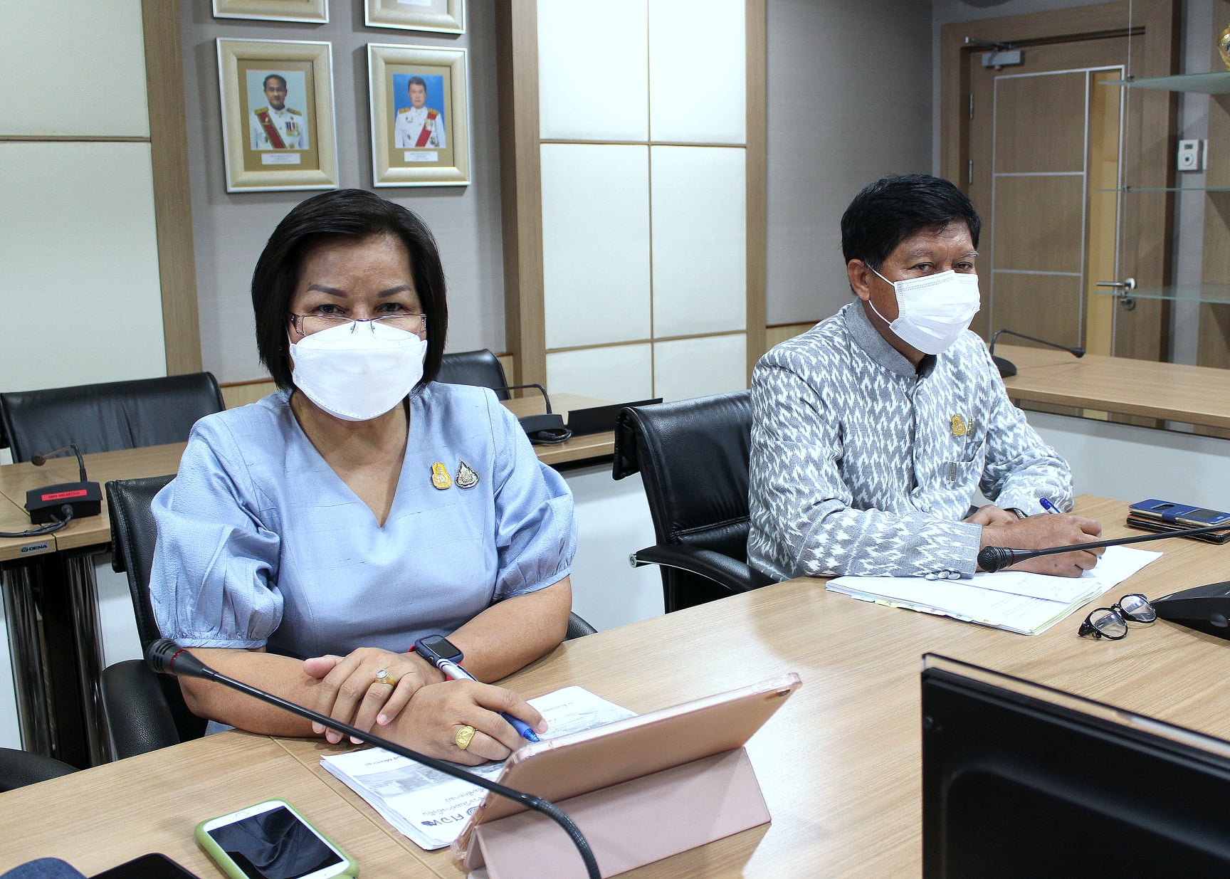 นางสาวนิภา ทองก้อน (ผอ.สำนักเสริมสร้างความเข้มแข็งชุมชน) เข้าร่วมประชุมซักซ้อมการดำเนินงานขจัดความยากจน