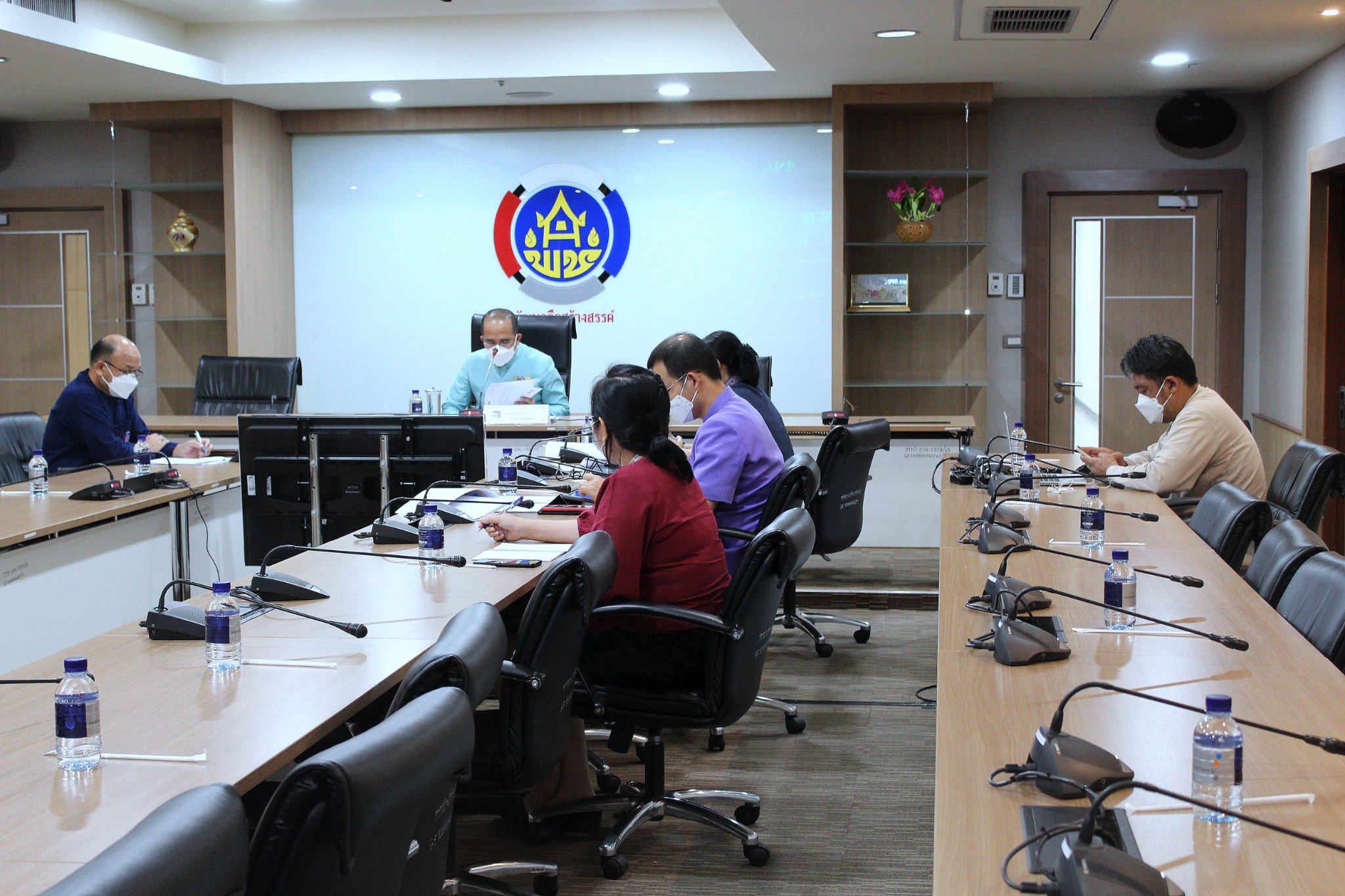 นายสมคิด จันทมฤก อธิบดีกรมการพัฒนาชุมชน เป็นประธานการประชุมเลขานุการคณะกรรมการขจัดความยากจนและพัฒนาคนทุกช่วงวัยอย่างยั่งยืนตามหลักปรัชญาของเศรษฐกิจพอเพียง