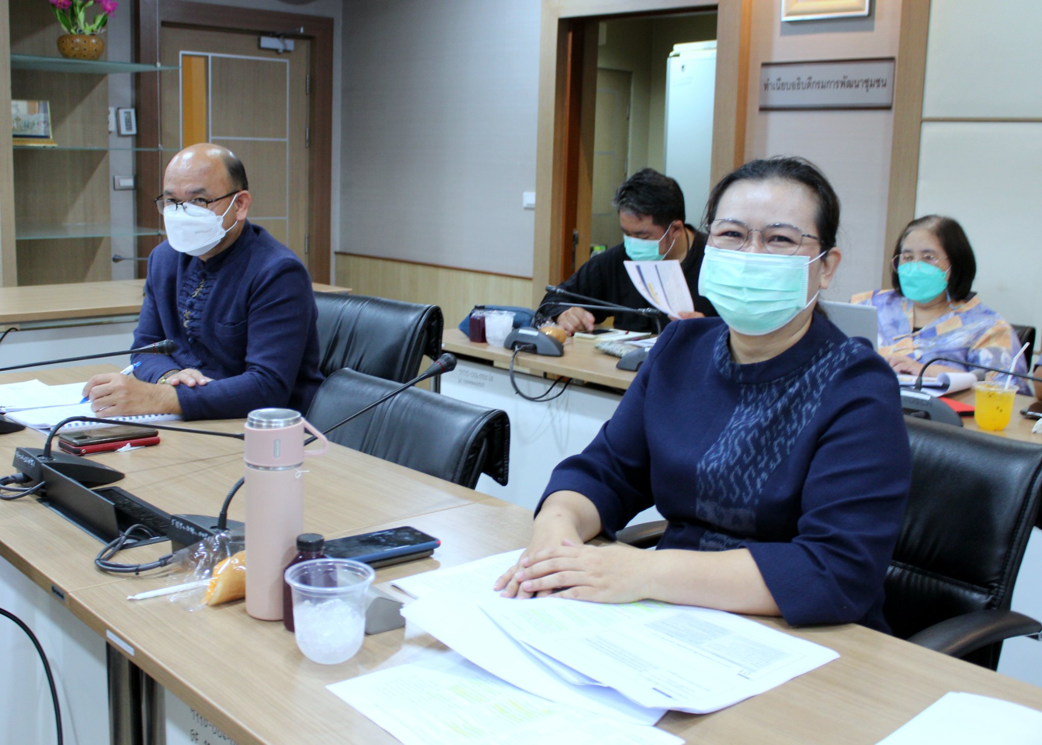 นายรังสรรค์ หังสนาวิน ผู้อำนวยการกลุ่มงานส่งเสริมการบริหารจัดการชุมชน เป็นประธานการประชุมสำนักเสริมสร้างความเข้มแข็งชุมชน