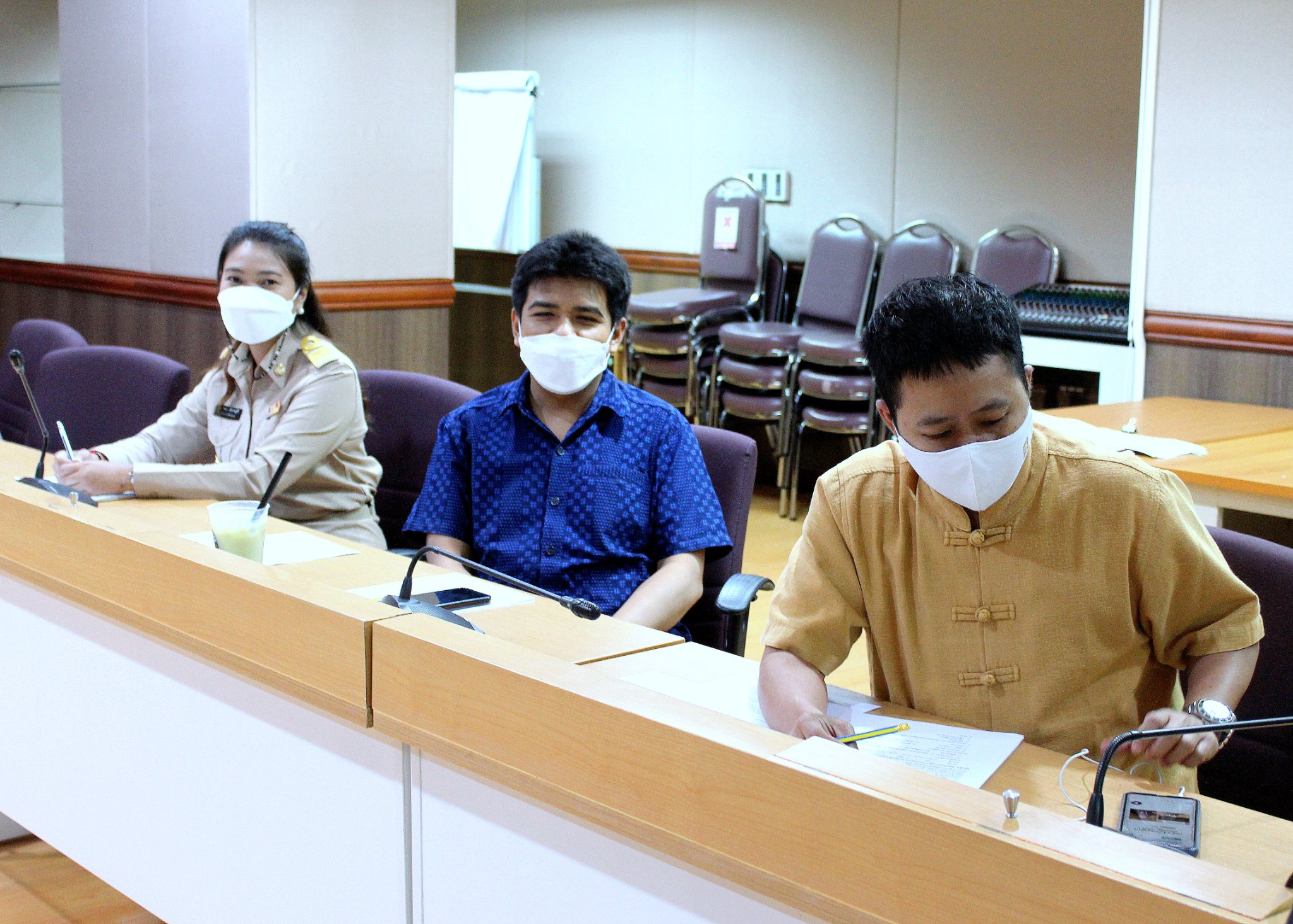 นางสาวนิภา ทองก้อน ผู้อำนวยการสำนักเสริมสร้างความเข้มแข็งชุมชน มอบหมายให้นางศิริพร ฤทธิสนธิ์ ผู้อำนวยการกลุ่มงานการพัฒนาเศรษฐกิจฐานรากและประชารัฐ เป็นประธาน