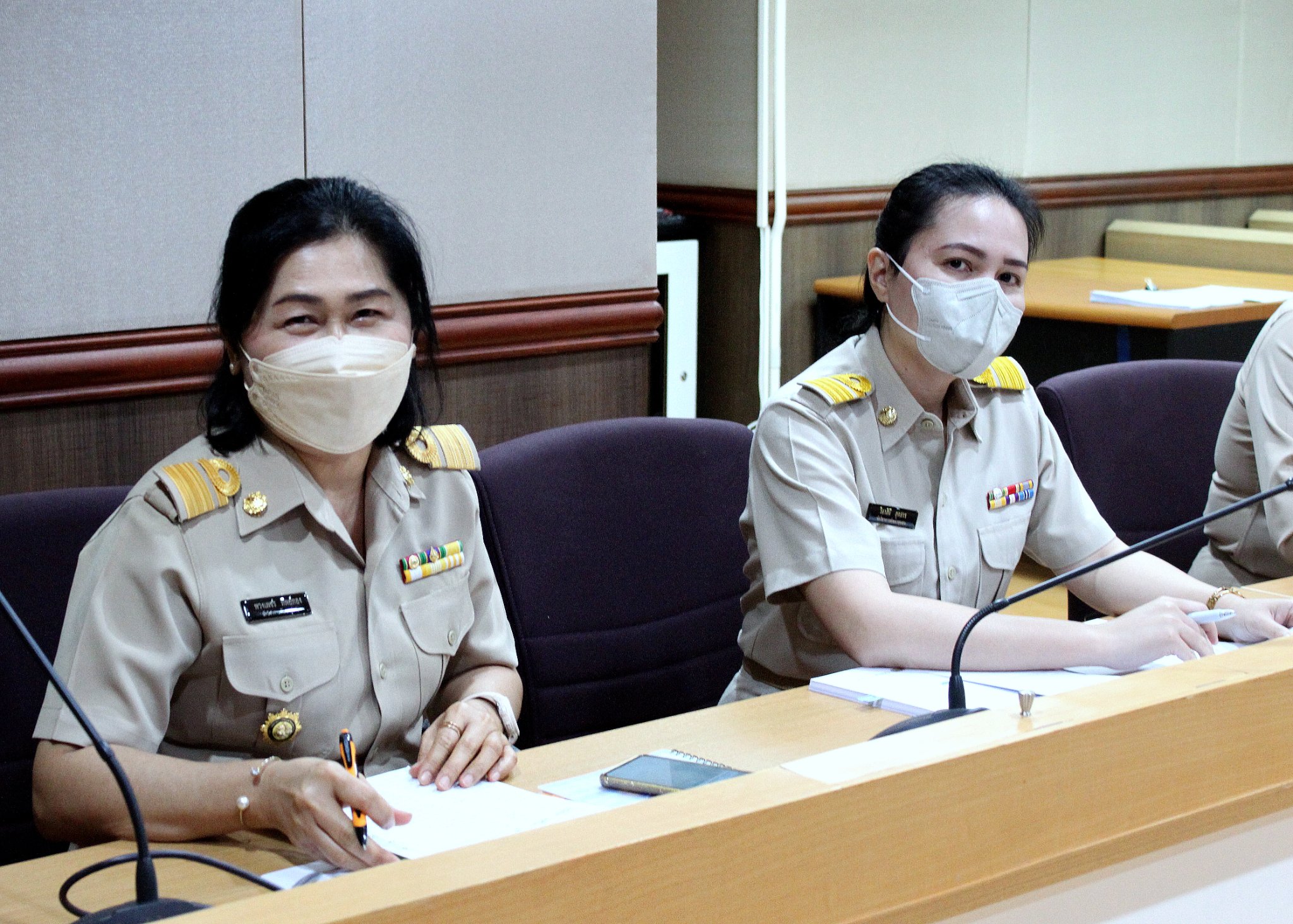 นางสาวนิภา ทองก้อน ผู้อำนวยการสำนักเสริมสร้างความเข้มแข็งชุมชน มอบหมายให้นางศิริพร ฤทธิสนธิ์ ผู้อำนวยการกลุ่มงานการพัฒนาเศรษฐกิจฐานรากและประชารัฐ เป็นประธาน