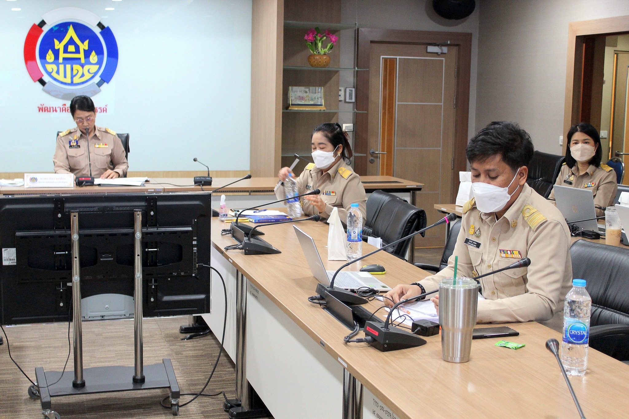 นางสาวนิภา ทองก้อน ผู้อำนวยการสำนักเสริมสร้างความเข้มแข็งชุมชน เป็นผู้กล่าวรายงานวัตถุประสงค์ของการอบรมฯ