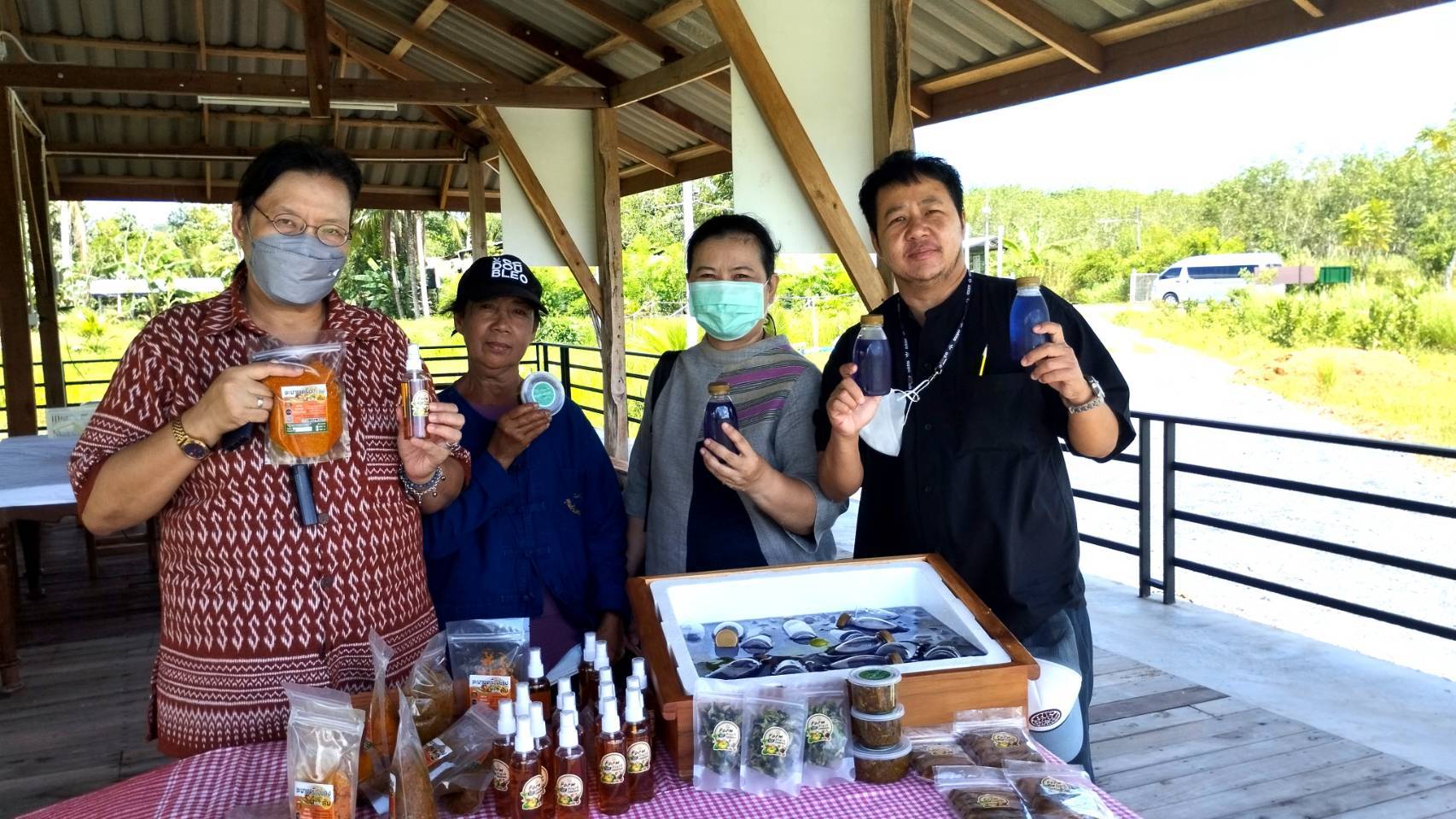 การติดตามการดำเนินงานโครงการ​พัฒนาพื้นที่ต้นแบบการพัฒนาคุณภาพชีวิตตามหลักทฤษฎีใหม่ ประยุกต์สู่ “โคก หนอง นา โมเดล” จังหวัดนครศรีธรรมราช
