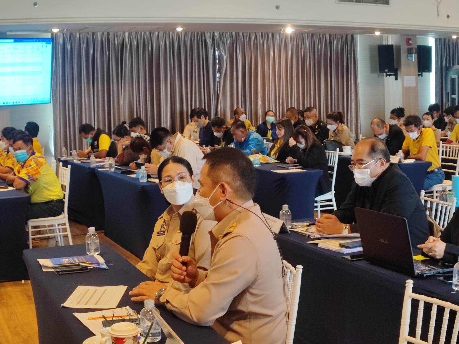 างสาวนิภา ทองก้อน ผู้อำนวยการสำนักเสริมสร้างความเข้มแข็งชุมชน และนายรังสรรค์ หังสนาวิน นักวิชาการพัฒนาชุมชนชำนาญการพิเศษ รักษาการในตำแหน่ง นักวิชาการพัฒนาชุมชนเชี่ยวชาญ เข้าร่วมการจัดทำแผนปฏิบัติการมูลนิธิพัชรสุธาคชานุรักษ์ ในพระบรมราชูปถัมภ์ ปี 2566-2568