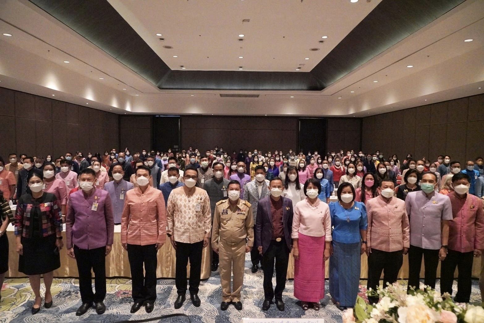พิธีเปิดการประชุมเชิงปฏิบัติการสร้างความเข้าใจการขับเคลื่อนการขจัดความยากจนในระดับพื้นที่