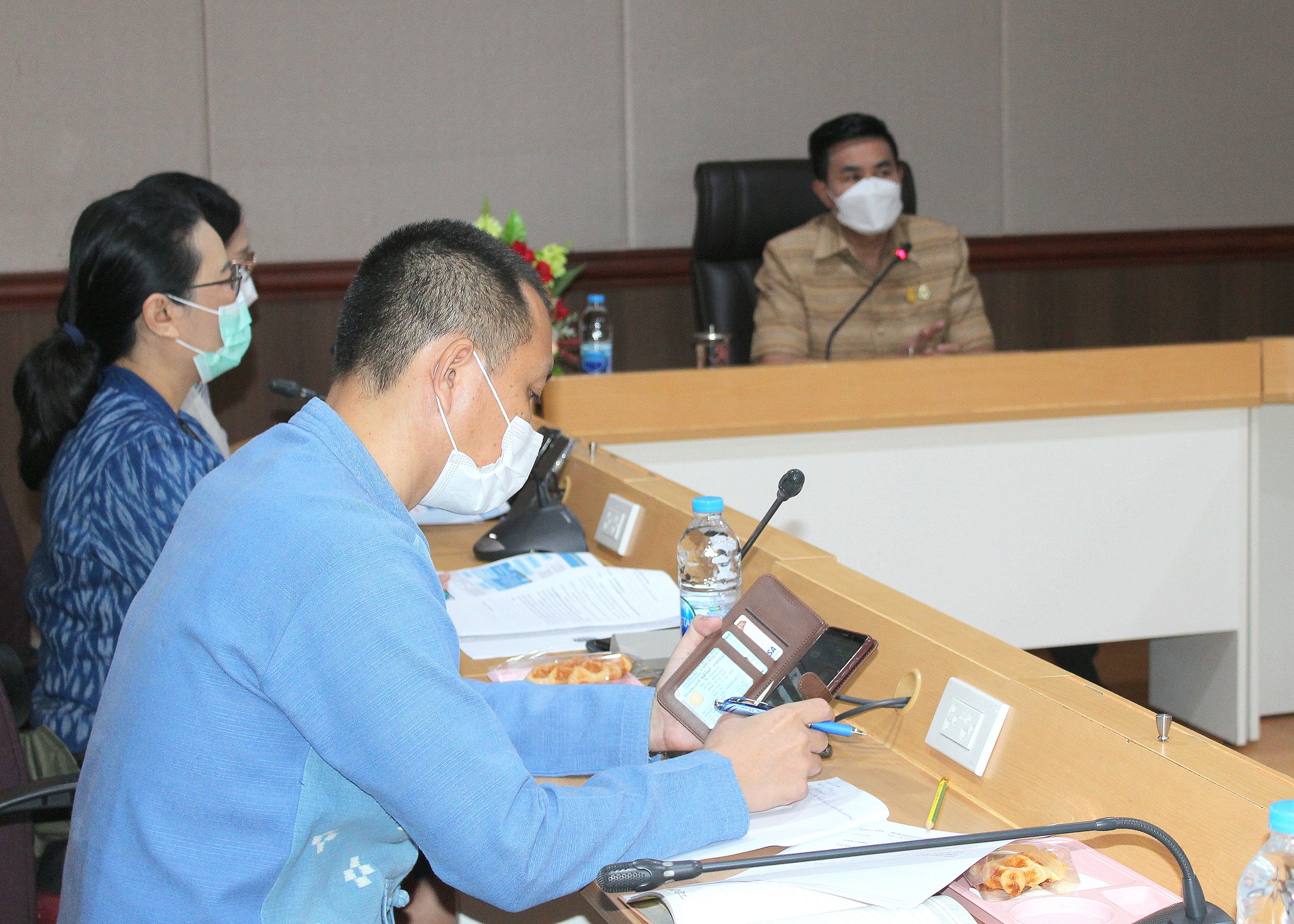 อธิบดีกรมการพัฒนาชุมชน มอบหมายให้นายวิฑูรย์ นวลนุกูล รองอธิบดีกรมการพัฒนาชุมชน เป็นประธานการประชุม “หารือแนวทางการช่วยเหลือผู้ที่ได้รับพระราชทานอภัยโทษ และอภัยโทษลดโทษปล่อยตัว พ.ศ. 2565”