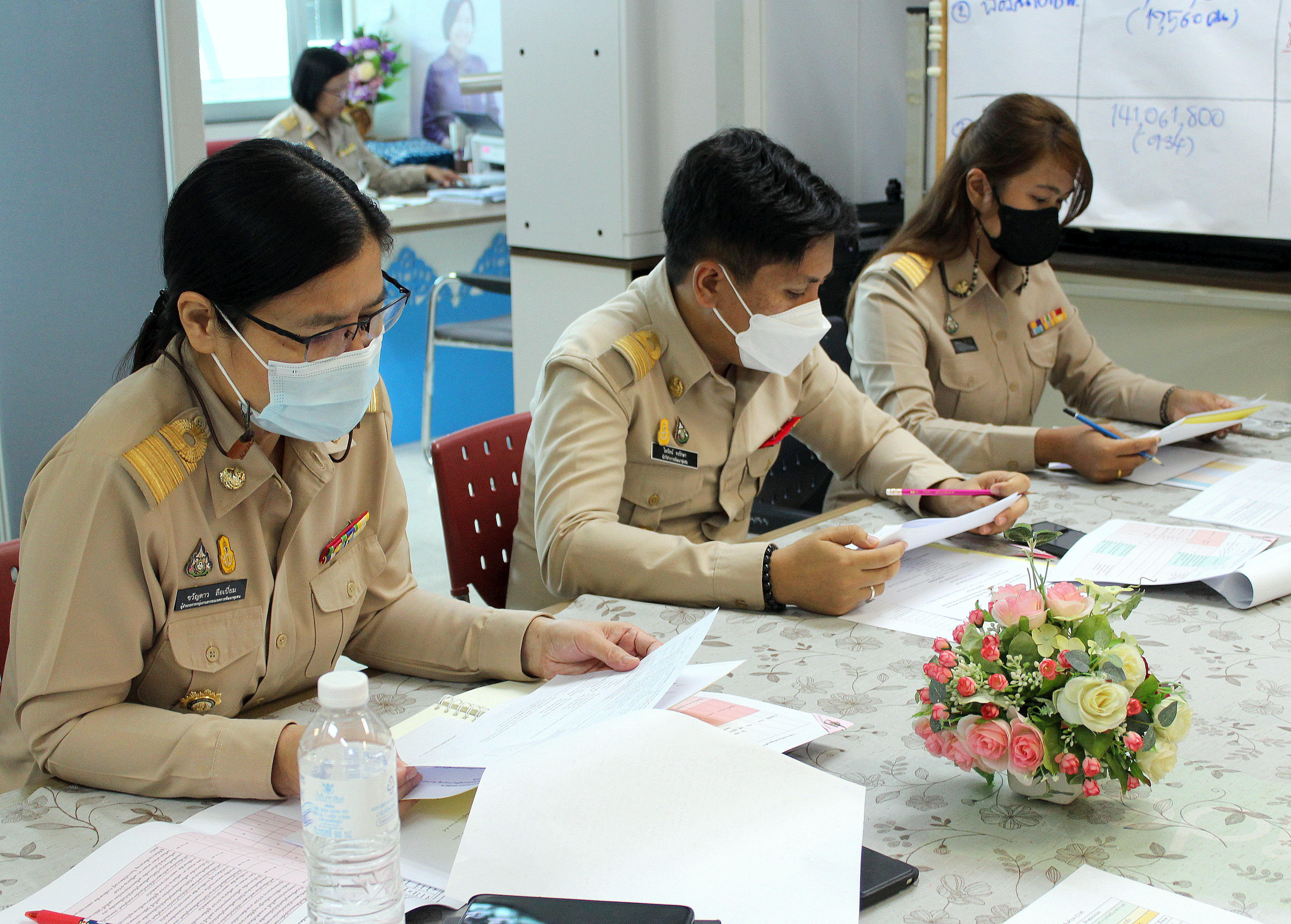 การติดตามความก้าวหน้าการดำเนินงานโครงการพัฒนาพื้นที่ต้นแบบการพัฒนาคุณภาพชีวิตตามหลักทฤษฎีใหม่ประยุกต์สู่ “โคก หนอง นา โมเดล”