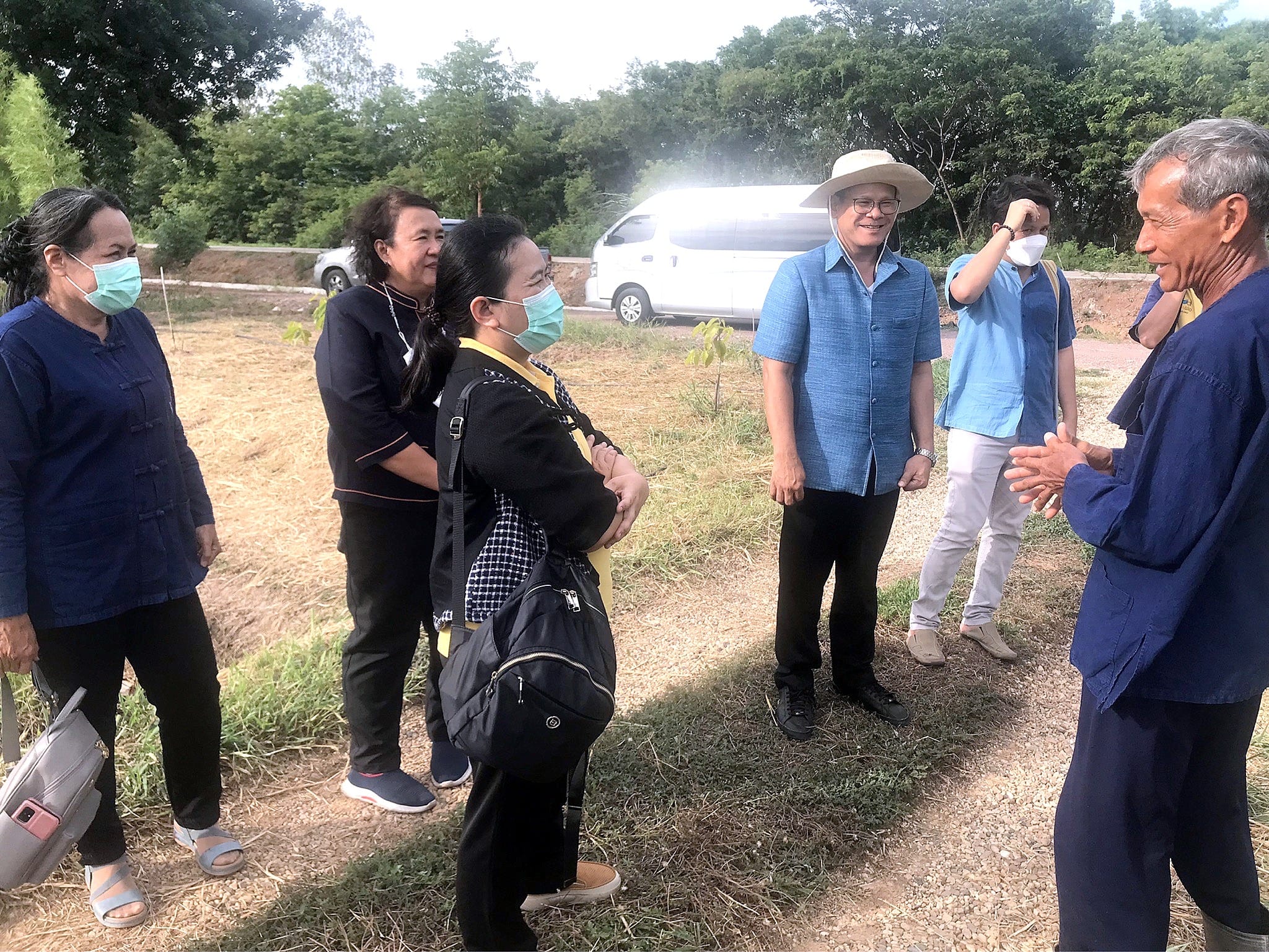 ลงพื้นที่ติดตามผลการดำเนินงานการขับเคลื่อนโครงการพัฒนาหมู่บ้านเศรษฐกิจพอเพียง ประจำปีงบประมาณ พ.ศ. 2566