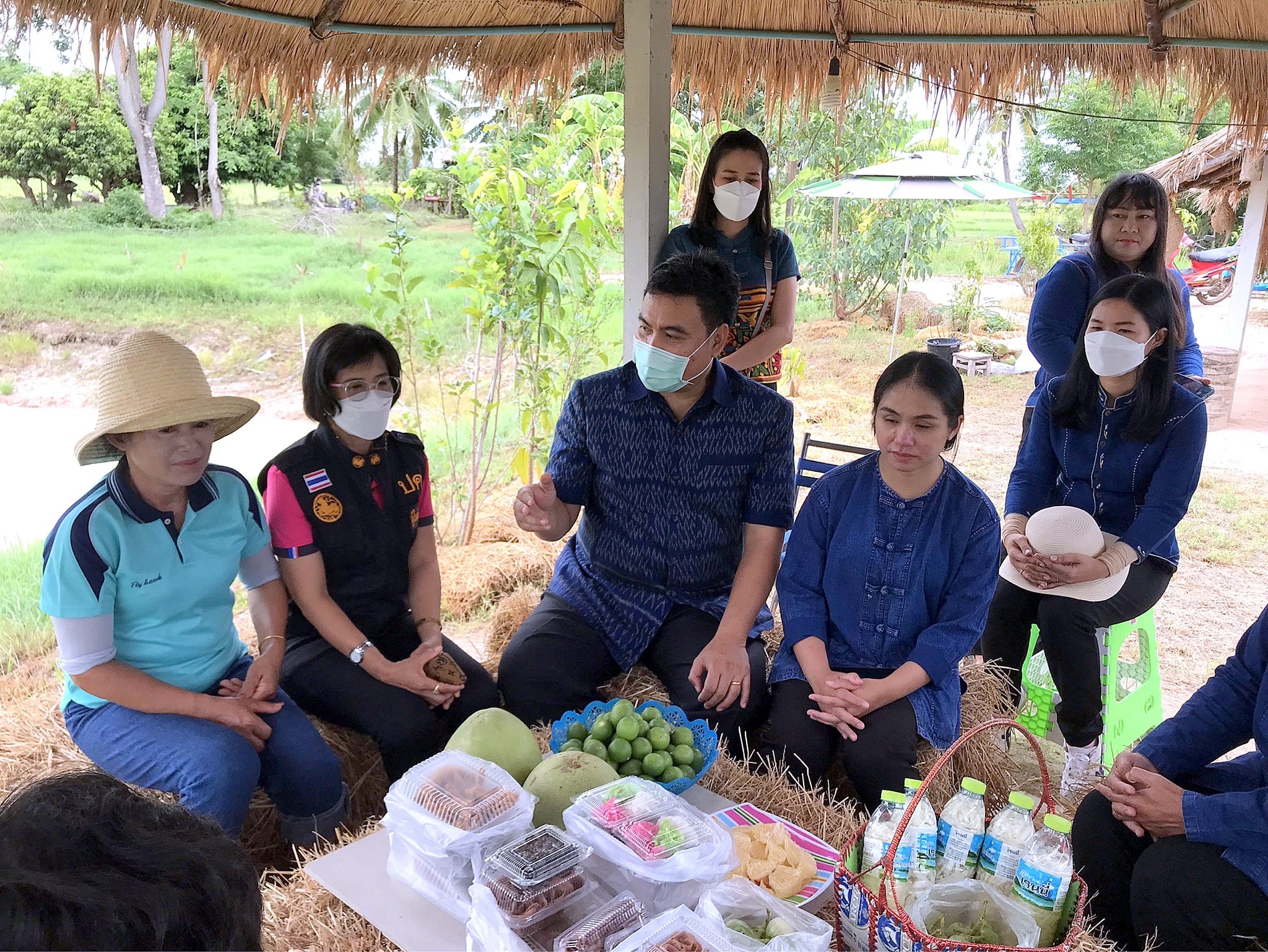 งพื้นที่ติดตามผลการดำเนินงานการขับเคลื่อนโครงการพัฒนาหมู่บ้านเศรษฐกิจพอเพียง ประจำปีงบประมาณ พ.ศ. 2566 กิจกรรม 2.3 การขับเคลื่อนกิจกรรมการพัฒนาวิถีชีวิตเศรษฐกิจพอเพียง 2.3.2 สนับสนุนการพัฒนาวิถีชีวิตเศรษฐกิจพอเพียง 1) สนับสนุนการพัฒนาวิถีชีวิตเศรษฐกิจพอเพียง