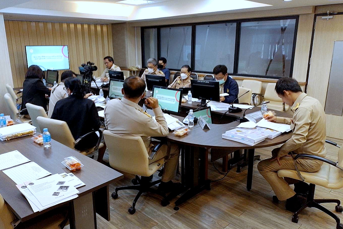 ประชุม “คณะทำงานกลั่นกรองโครงการพัฒนาพื้นที่ตามแนวพระราชดำริและหลักปรัชญาของเศรษฐกิจพอเพียง”ประจำปีงบประมาณ พ.ศ. 2566 ครั้งที่ 1/2566