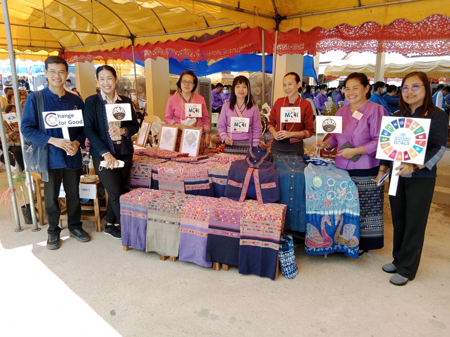 ปลัด มท. ลงพื้นที่ตรวจเยี่ยมให้กำลังใจกลุ่มผู้สูงอายุ เด็ก เยาวชน และภาคีเครือข่าย ณ วัดหัวฝาย จังหวัดเชียงราย เน้นย้ำ “นายอำเภอเป็นผู้มีบทบาทสำคัญในการบูรณาการทุกภาคส่วนขับเคลื่อนงานเพื่อบำบัดทุกข์ บำรุงสุข สร้างคุณภาพชีวิตที่ดีให้กับพี่น้องประชาชนอย่างยั่งยืน”