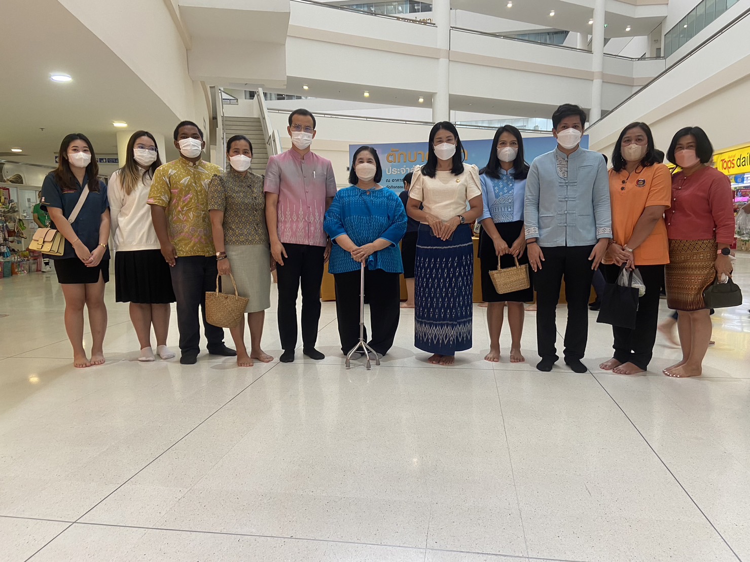 ร่วมทำบุญตักบาตรเนื่องในโอกาสฉลองพระชนมายุครบ 8 รอบ สมเด็จพระอริยวงศาคตญาณ สมเด็จพระสังฆราช สกลมหาสังฆปริณายก (26 มิถุนายน 2566)