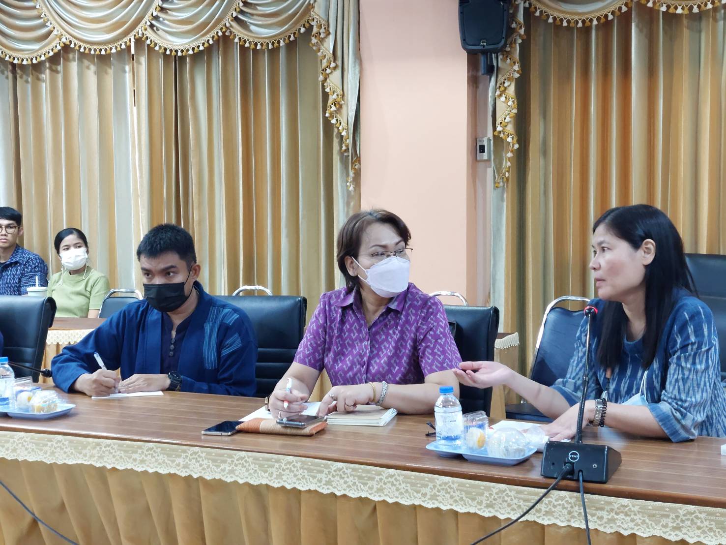 ลงพื้นที่สำนักงานพัฒนาอำเภอหนองเสือ จังหวัดปทุมธานี ติดตาม และสนับสนุนการดำเนินโครงพื้นที่ต้นแบบการพัฒนาคุณภาพชีวิตตามหลักทฤษฎ๊ใหม่ประยุกต์สู่ โคก หนอง นา โมเดล แปลง CLM