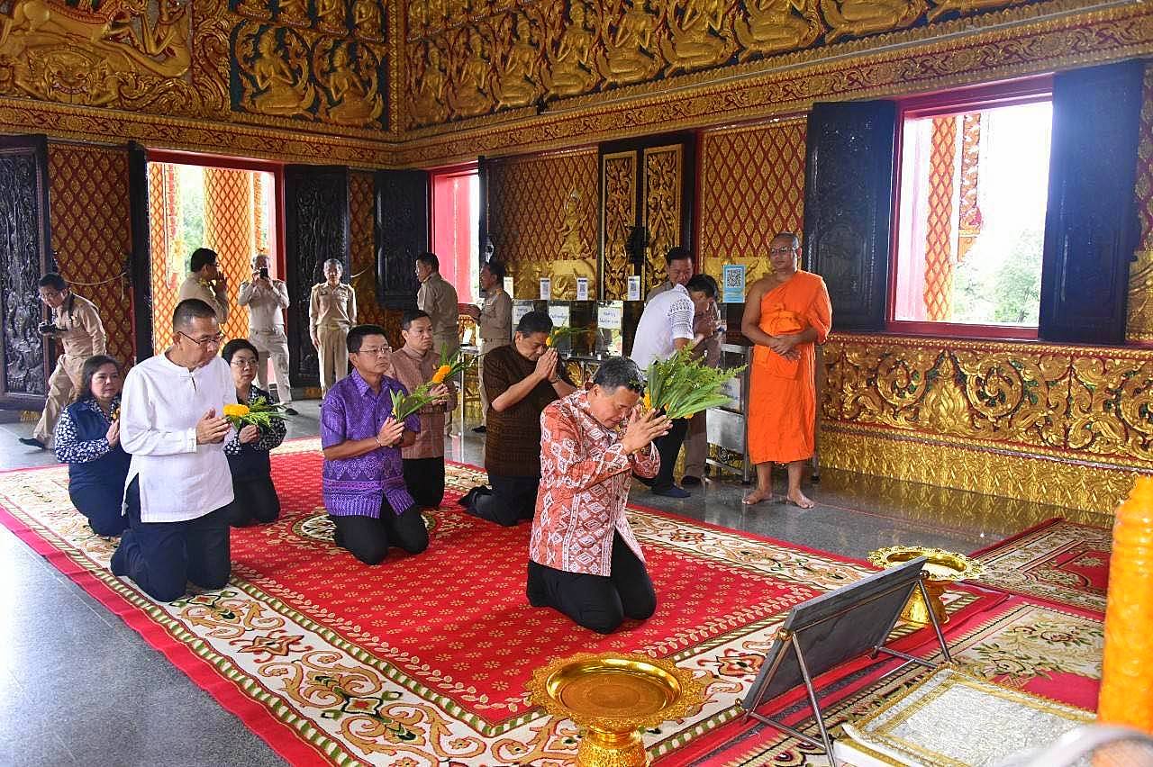 ปลัด มท. ลงพื้นที่ตรวจเยี่ยมโครงการตำบลเข้มแข็งตามหลักปรัชญาของเศรษฐกิจพอเพียง “ตำบลหงาว” จังหวัดระนอง เน้นย้ำ สิ่งสำคัญต้องมีการถ่ายทอดส่งต่อสิ่งที่ดีงามไปสู่รุ่นลูก รุ่นหลาน คนรุ่นต่อไป เพื่อให้ได้รับการสืบสานอย่างยั่งยืน