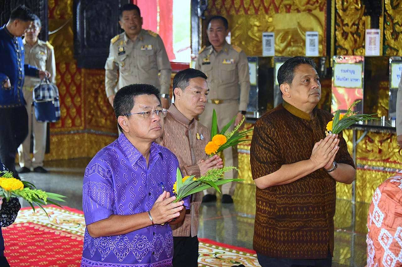 ปลัด มท. ลงพื้นที่ตรวจเยี่ยมโครงการตำบลเข้มแข็งตามหลักปรัชญาของเศรษฐกิจพอเพียง “ตำบลหงาว” จังหวัดระนอง เน้นย้ำ สิ่งสำคัญต้องมีการถ่ายทอดส่งต่อสิ่งที่ดีงามไปสู่รุ่นลูก รุ่นหลาน คนรุ่นต่อไป เพื่อให้ได้รับการสืบสานอย่างยั่งยืน