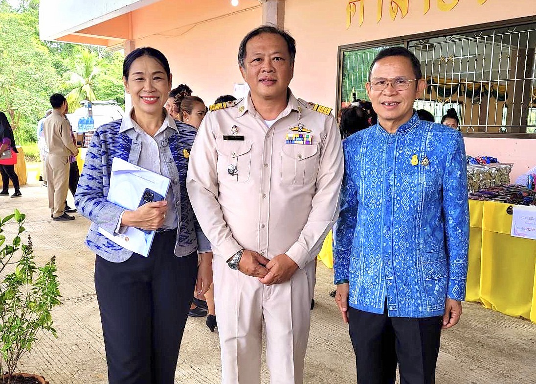 ปลัด มท. ลงพื้นที่ตรวจเยี่ยมโครงการตำบลเข้มแข็งตามหลักปรัชญาของเศรษฐกิจพอเพียง “ตำบลหงาว” จังหวัดระนอง เน้นย้ำ สิ่งสำคัญต้องมีการถ่ายทอดส่งต่อสิ่งที่ดีงามไปสู่รุ่นลูก รุ่นหลาน คนรุ่นต่อไป เพื่อให้ได้รับการสืบสานอย่างยั่งยืน