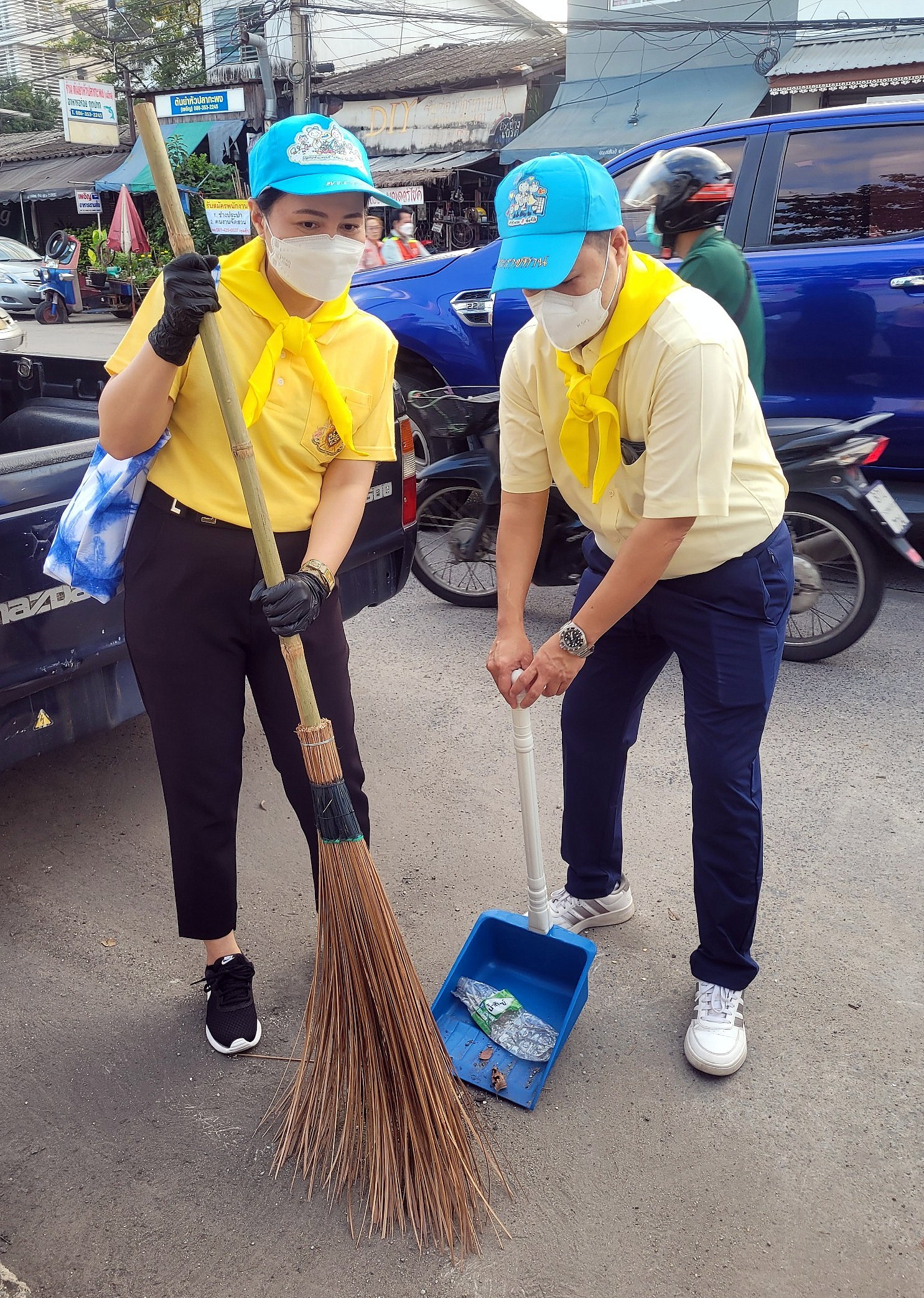 กรมการพัฒนาชุมชน นำจิตอาสาบำเพ็ญสาธารณประโยชน์และบำเพ็ญสาธารณกุศล เนื่องในวันสำคัญของชาติไทย ในห้วงเดือนตุลาคม 2566