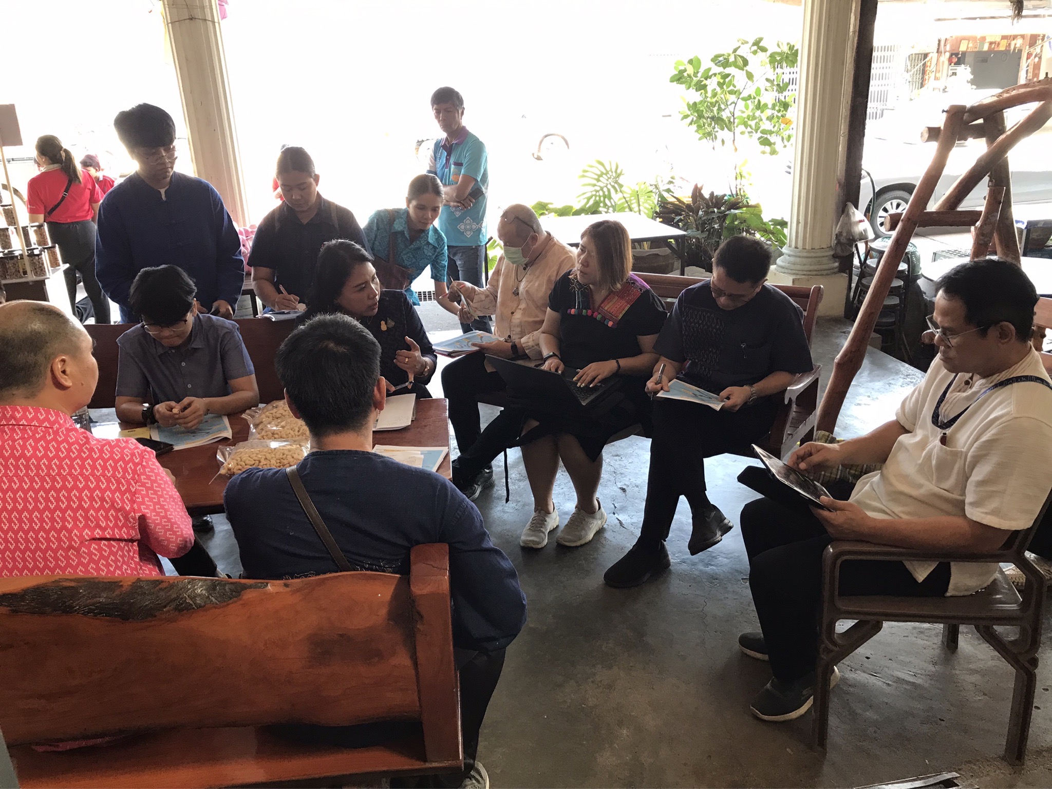 โครงการพัชรสุธาคชานุรักษ์ กิจกรรมสนับสนุนการพัฒนาหมู่บ้านคนรักษ์ช้าง จังหวัดชลบุรี