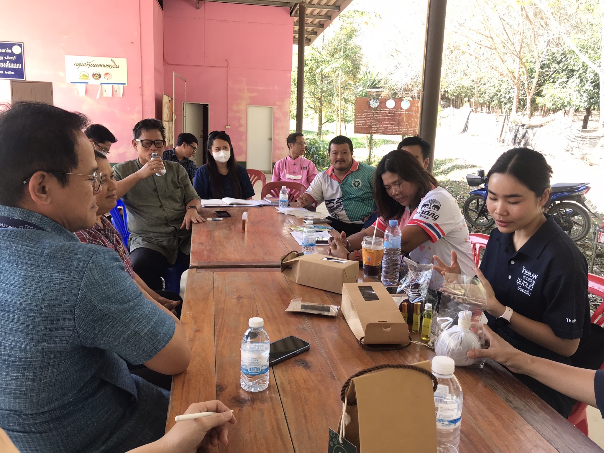 โครงการพัชรสุธาคชานุรักษ์ กิจกรรมสนับสนุนการพัฒนาหมู่บ้านคนรักษ์ช้าง จังหวัดจันทบุรี