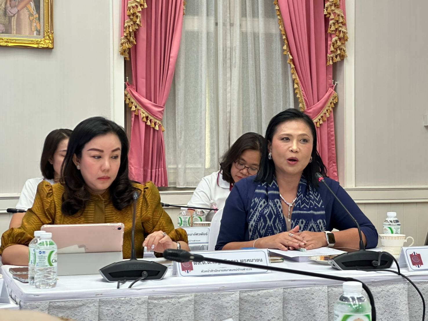 ประชุมหารือคณะทำงานสมาคมแม่บ้านมหาดไทยและสมาคมแม่บ้านตำรวจ เพื่อขับเคลื่อนบันทึกข้อตกลงความร่วมมือ โครงการบ้านนี้มีรัก ปลูกผักกินเอง การคัดแยกขยะในครัวเรือน การขับเคลื่อนธนาคารขยะฯ