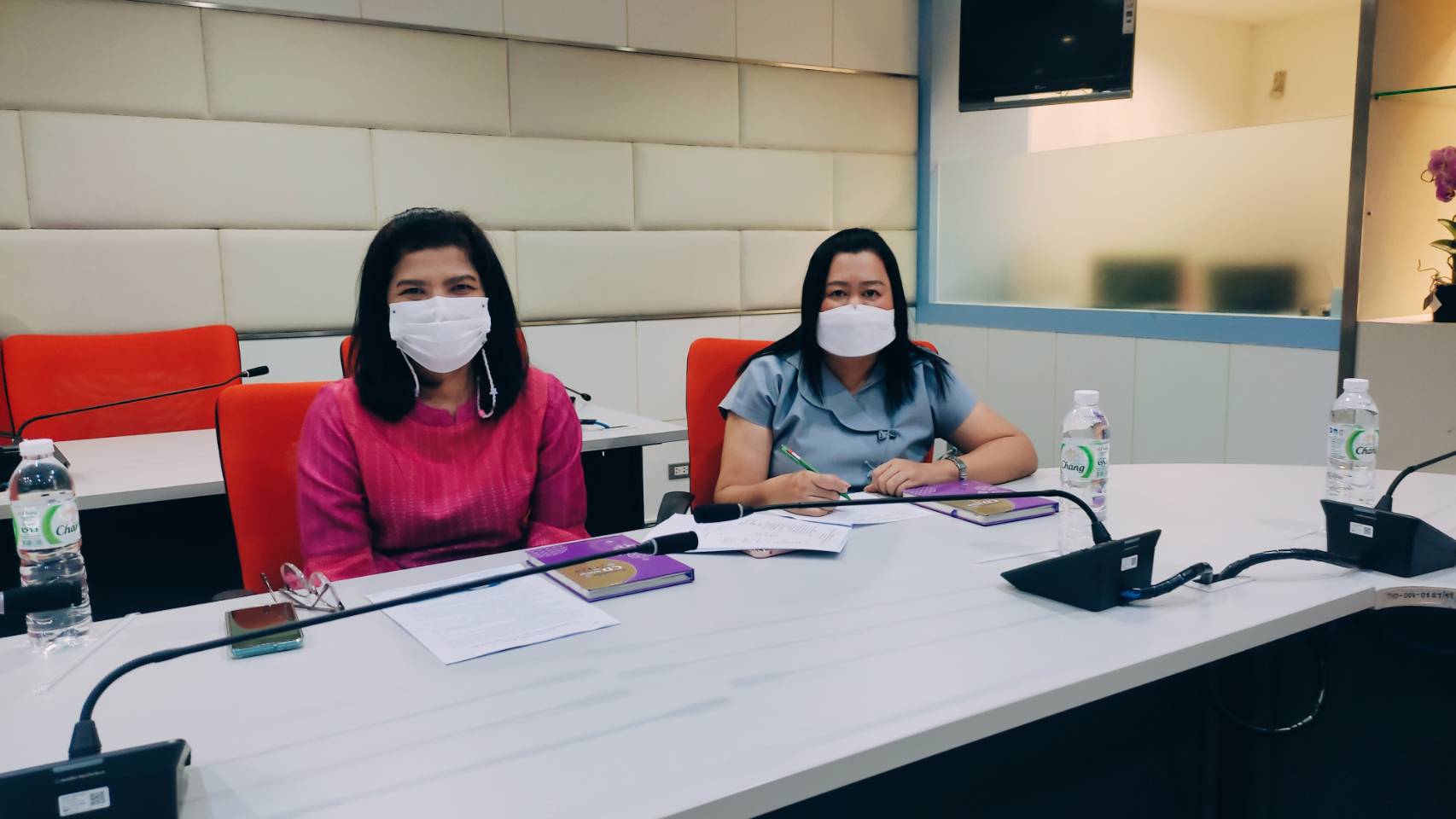 ประชุมหารือการลดหย่อนภาษีรายได้ หัก ณ ที่จ่าย กองทุนพัฒนาเด็กชนบท กับ ผู้แทนกรมสรรพกร