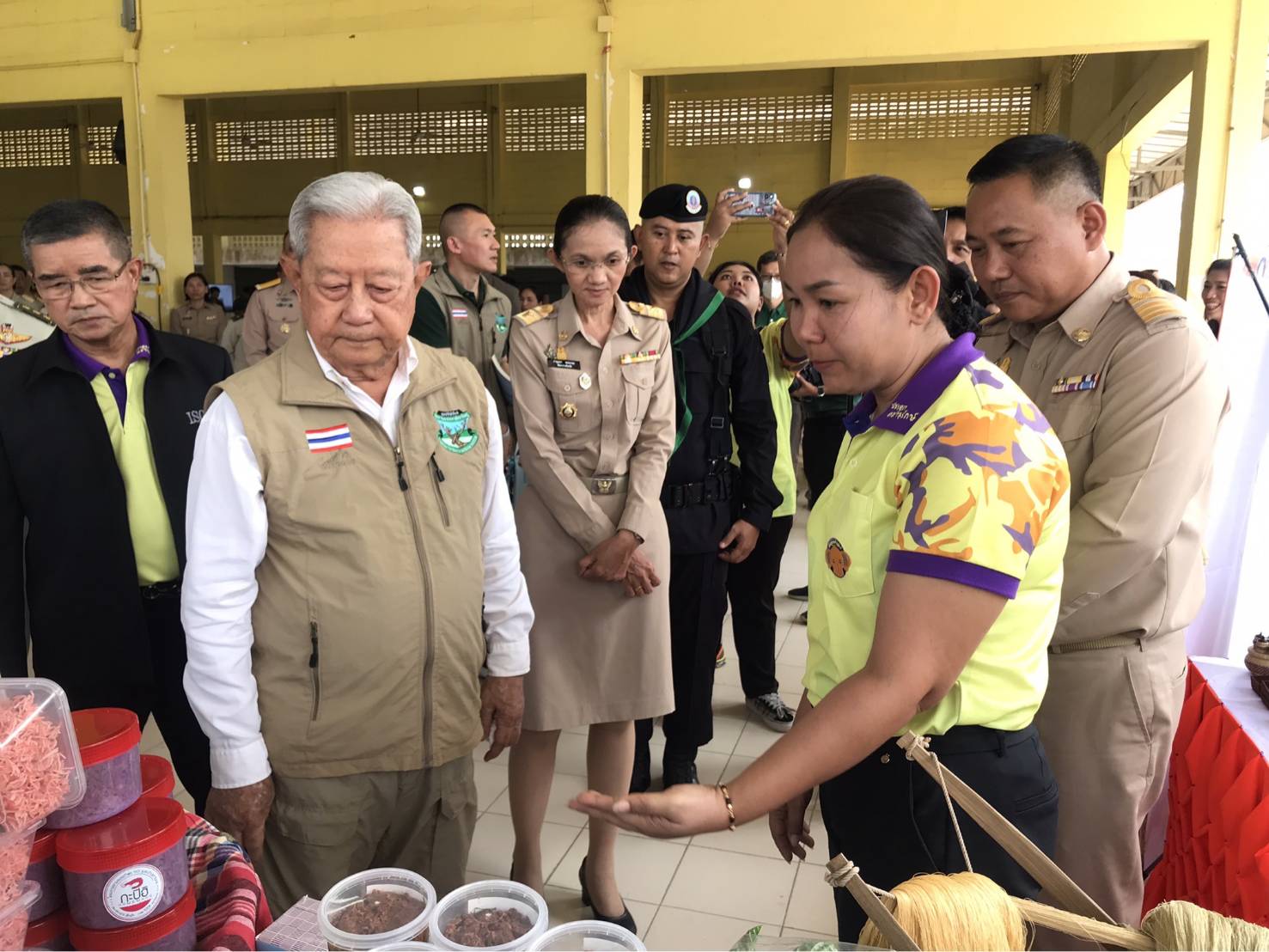 กรมการพัฒนาชุมชน ร่วมให้การต้อนรับประธานองคมนตรี ในการลงพื้นที่ตรวจเยี่ยมการดำเนินงาน โครงการพัชรสุธาคชานุรักษ์ ในพระบรมราชูปถัมภ์ ณ จังหวัดจันทบุรี