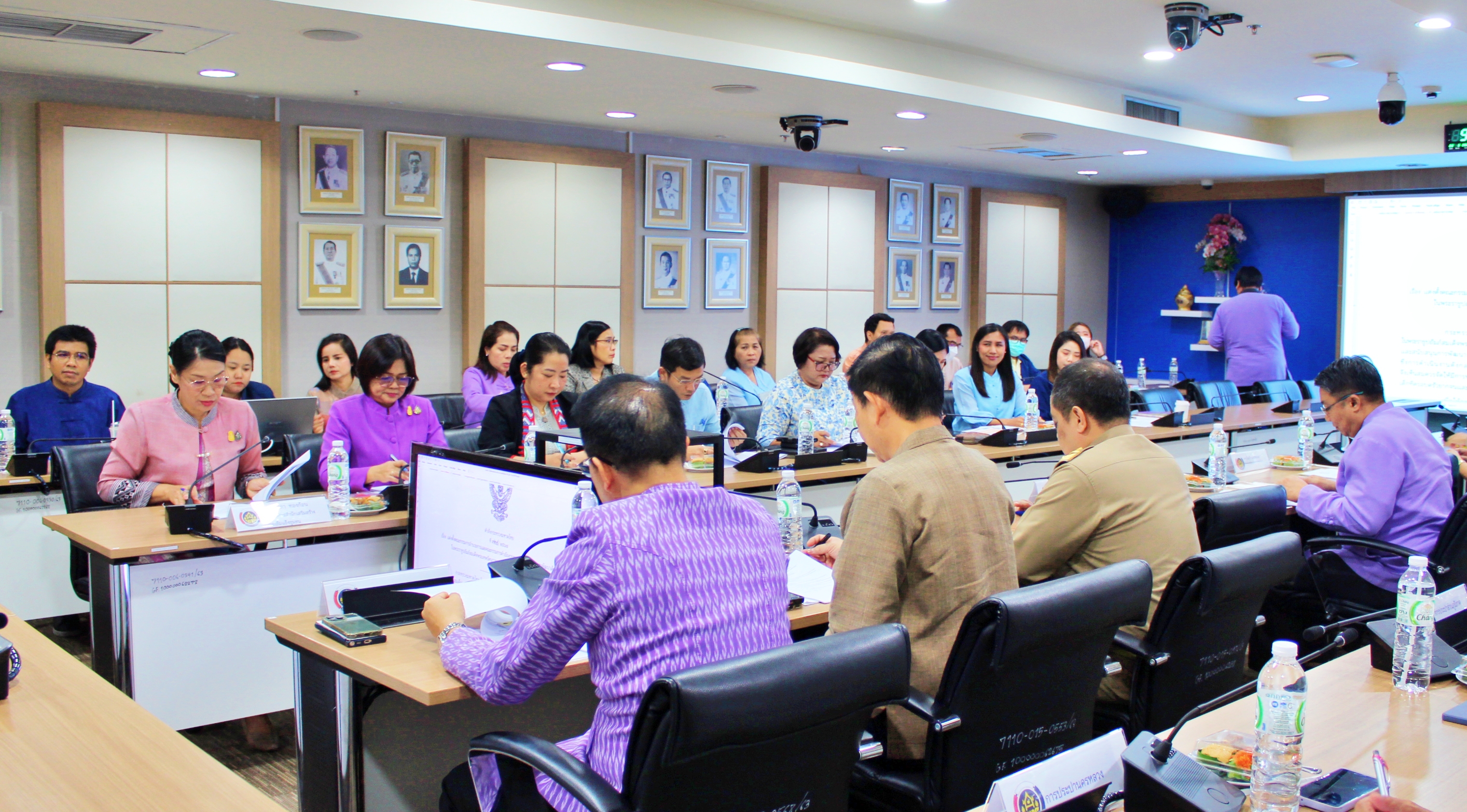 ประชุมคณะกรรมการอำนวยการทอดผ้าป่าสมทบกองทุนพัฒนาเด็กชนบทฯ