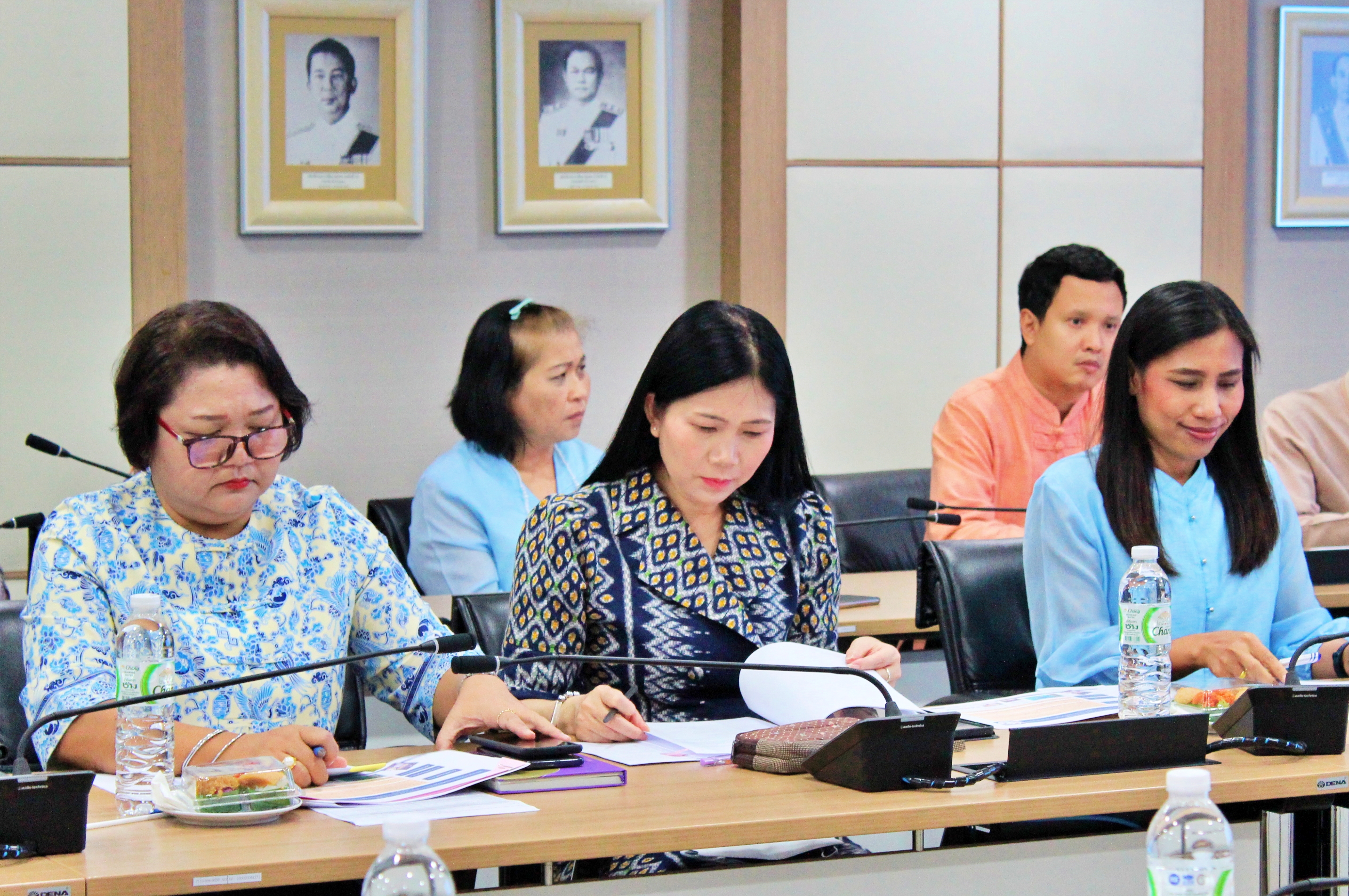 ประชุมคณะกรรมการอำนวยการทอดผ้าป่าสมทบกองทุนพัฒนาเด็กชนบทฯ
