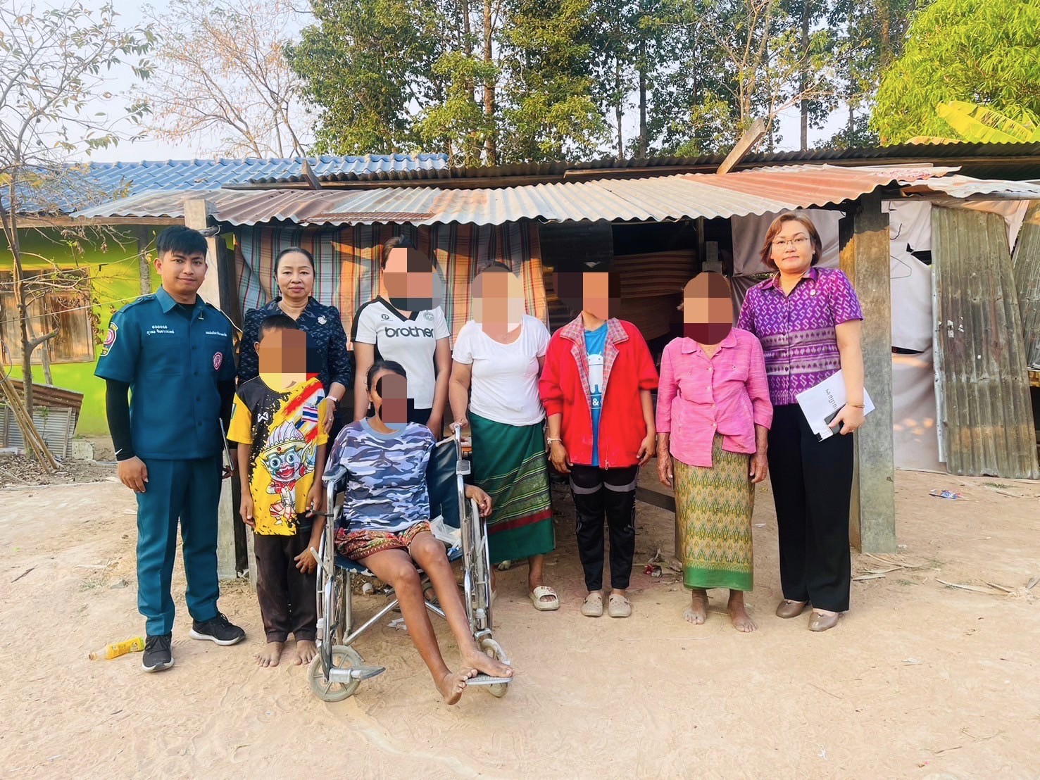 🤝กรมการพัฒนาชุมชน ร่วมกับ มูลนิธิป่อเต็กตึ้ง ลงพื้นที่จัดเก็บข้อมูลครัวเรือนยากจนเป้าหมายสนับสนุนวัสดุอุปกรณ์ประกอบอาชีพ จังหวัดมหาสารคาม 🤝