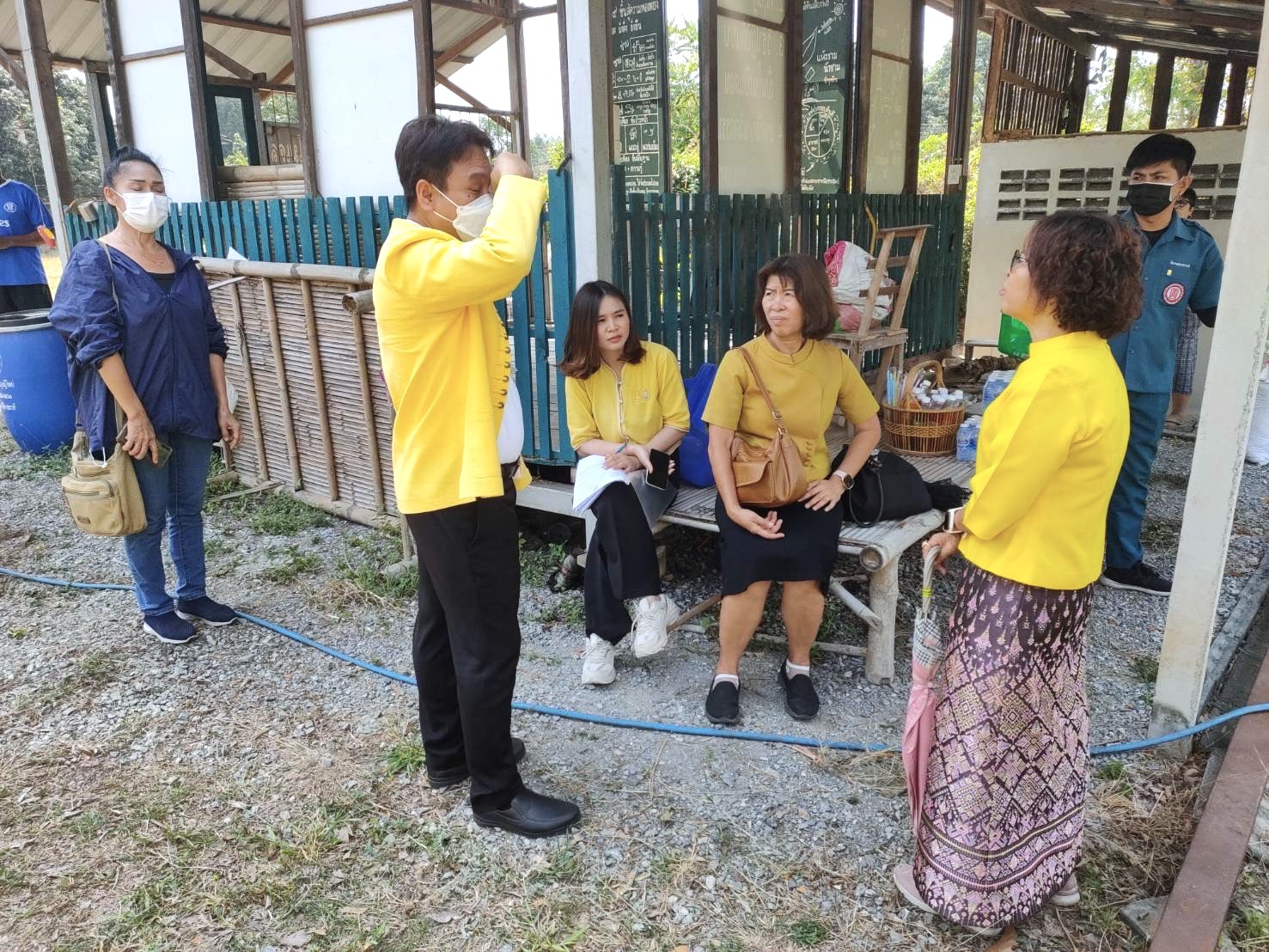 กรมการพัฒนาชุมชน กระทรวงมหาดไทย ร่วมกับ มูลนิธิป่อเต็กตึ๊ง ลงพื้นที่เพื่อจัดเก็บข้อมูลครัวเรือนยากจนเป้าหมาย อำเภอเสาไห้ จังหวัดสระบุรี