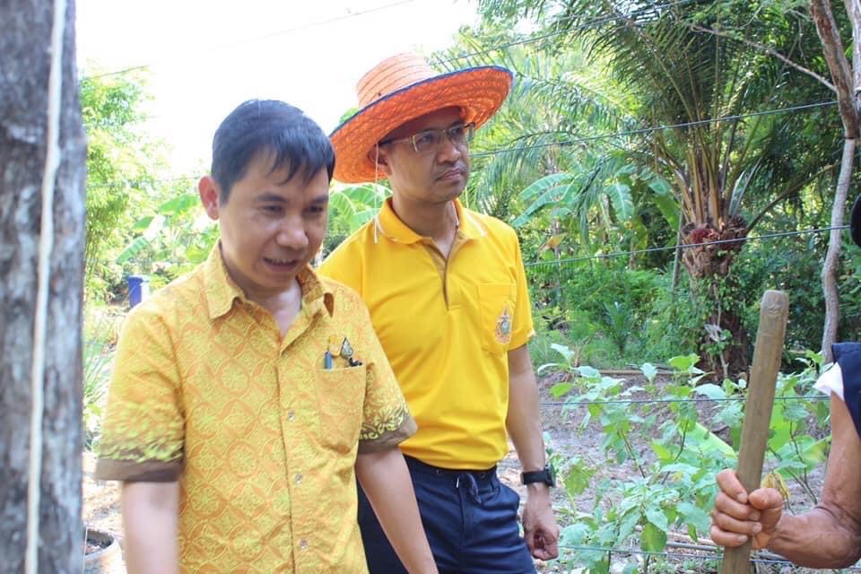 พช.จันทบุรี จัดกิจกรรมขยายผลการพัฒนาพื้นที่ต้นแบบการพัฒนาคุณภาพชีวิตตามหลักทฤษฎีใหม่ ประยุกต์สู่ “โคก หนอง นา” เฉลิมพระเกียรติพระบาทสมเด็จพระเจ้าอยู่หัว ณ อำเภอขลุง