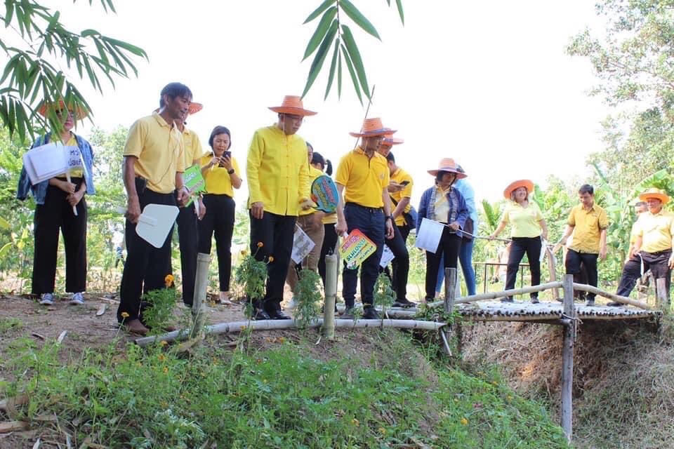 พช.จันทบุรี จัดกิจกรรมขยายผลการพัฒนาพื้นที่ต้นแบบการพัฒนาคุณภาพชีวิตตามหลักทฤษฎีใหม่ ประยุกต์สู่ “โคก หนอง นา” เฉลิมพระเกียรติพระบาทสมเด็จพระเจ้าอยู่หัว ณ อำเภอขลุง